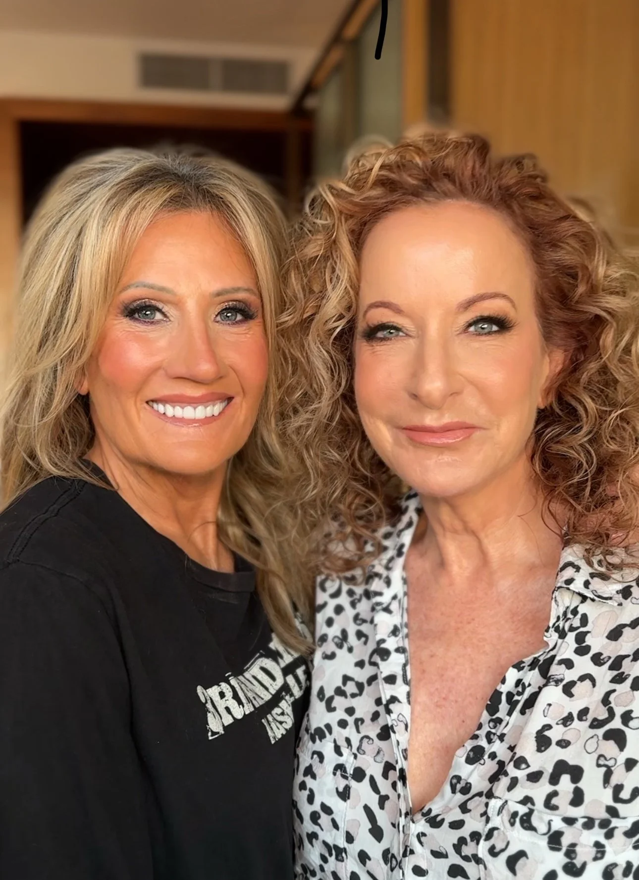 Two mature beauties ready for the Grammys 