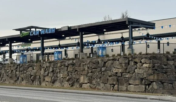 Inland Rockworks installs rock retaining walls for personal homes and businesses throughout Spokane, Tri-Cities and the Pacific Northwest.  (Walla Walla, Wenatchee, etc.)