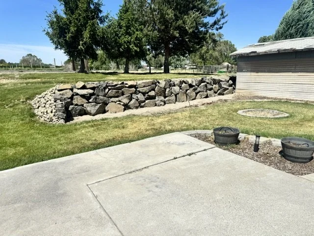 Rock wall installation in Tri-Cities, WA
