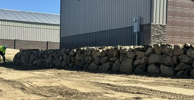 Inland Rockworks installs rock retaining walls for personal homes and businesses throughout Spokane, Tri-Cities and the Pacific Northwest.  (Walla Walla, Wenatchee, etc.)
