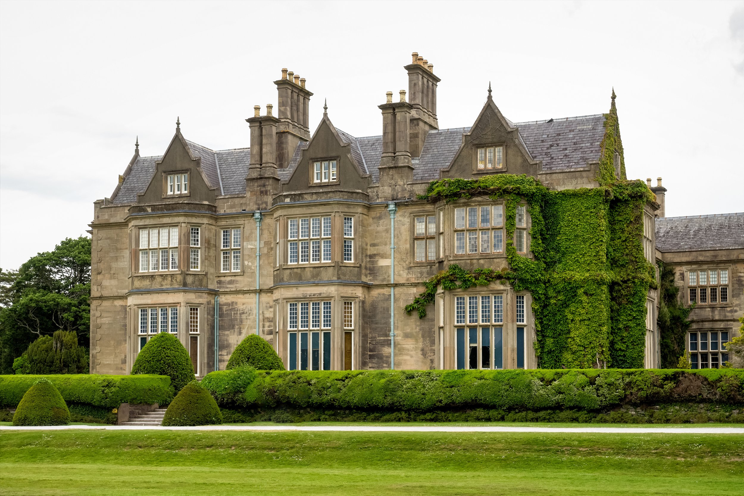 bigstock-Muckross-House-And-Gardens-Aga-286887709.jpg