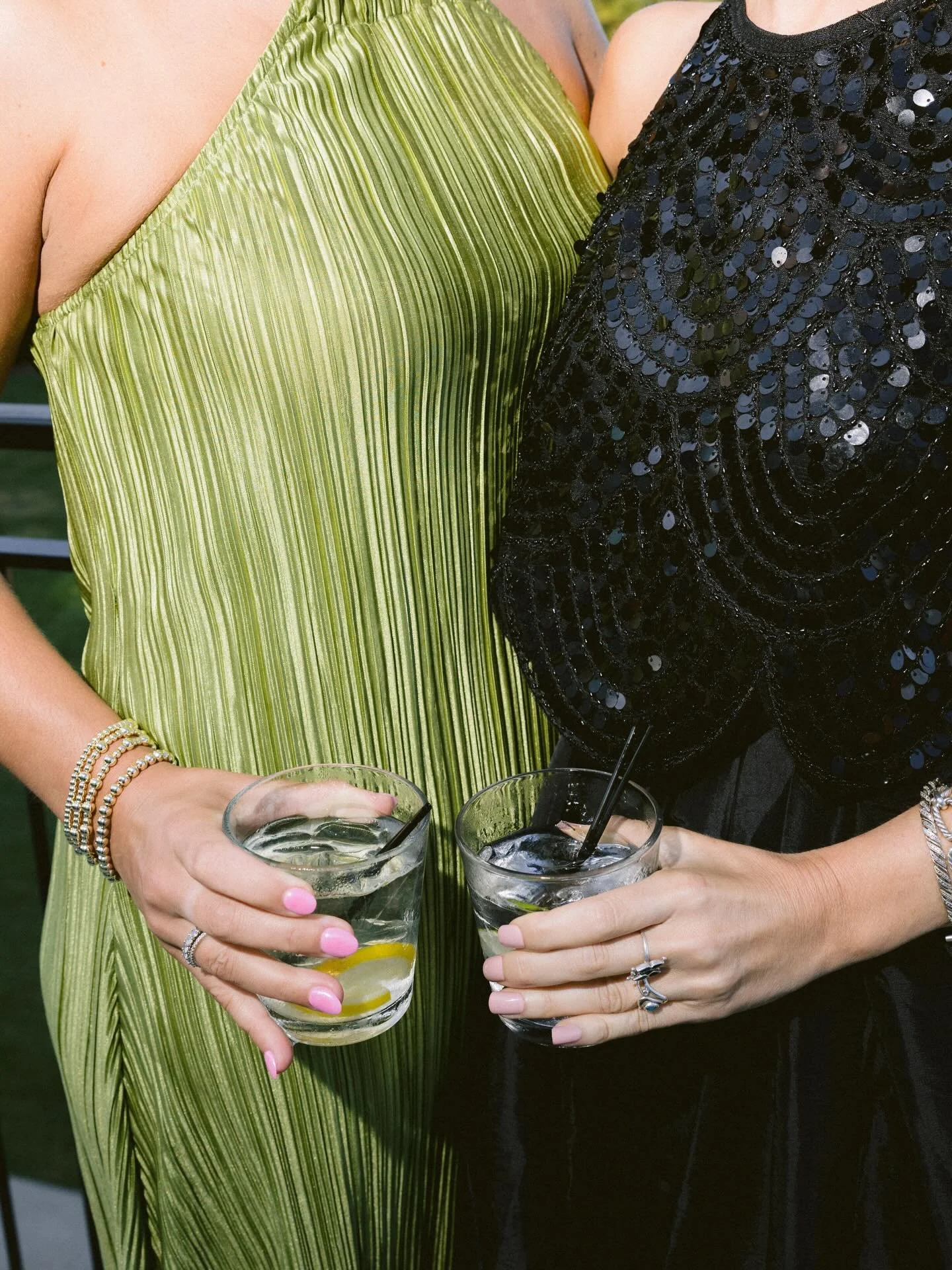 Balcony season is upon us&hellip; we can feel it! ☀️😍

Photographer: @aliciagbur
Planning: @beautifuldayplanning
Papergoods: @jadesocial
Dress: @beckersbridal
Cake: @bellaedolcecakes
Florals: @rosesofwarren
Mua: @katherinegreenmakeup
Hair: @rondaaka