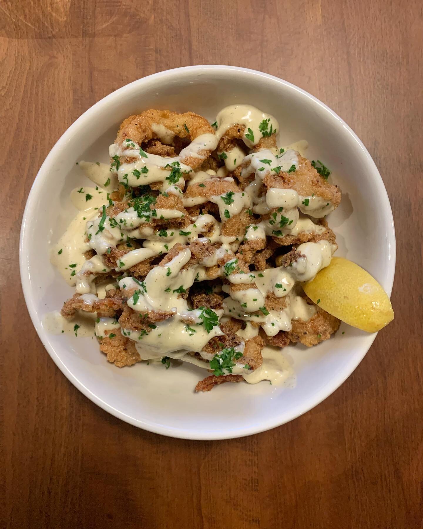 Don&rsquo;t forget to order calamari with your dollar oysters tonight.

Point Judith squid, chickpeas, piquillo peppers and roasted garlic aioli. 

#oysters #neseafood #roc