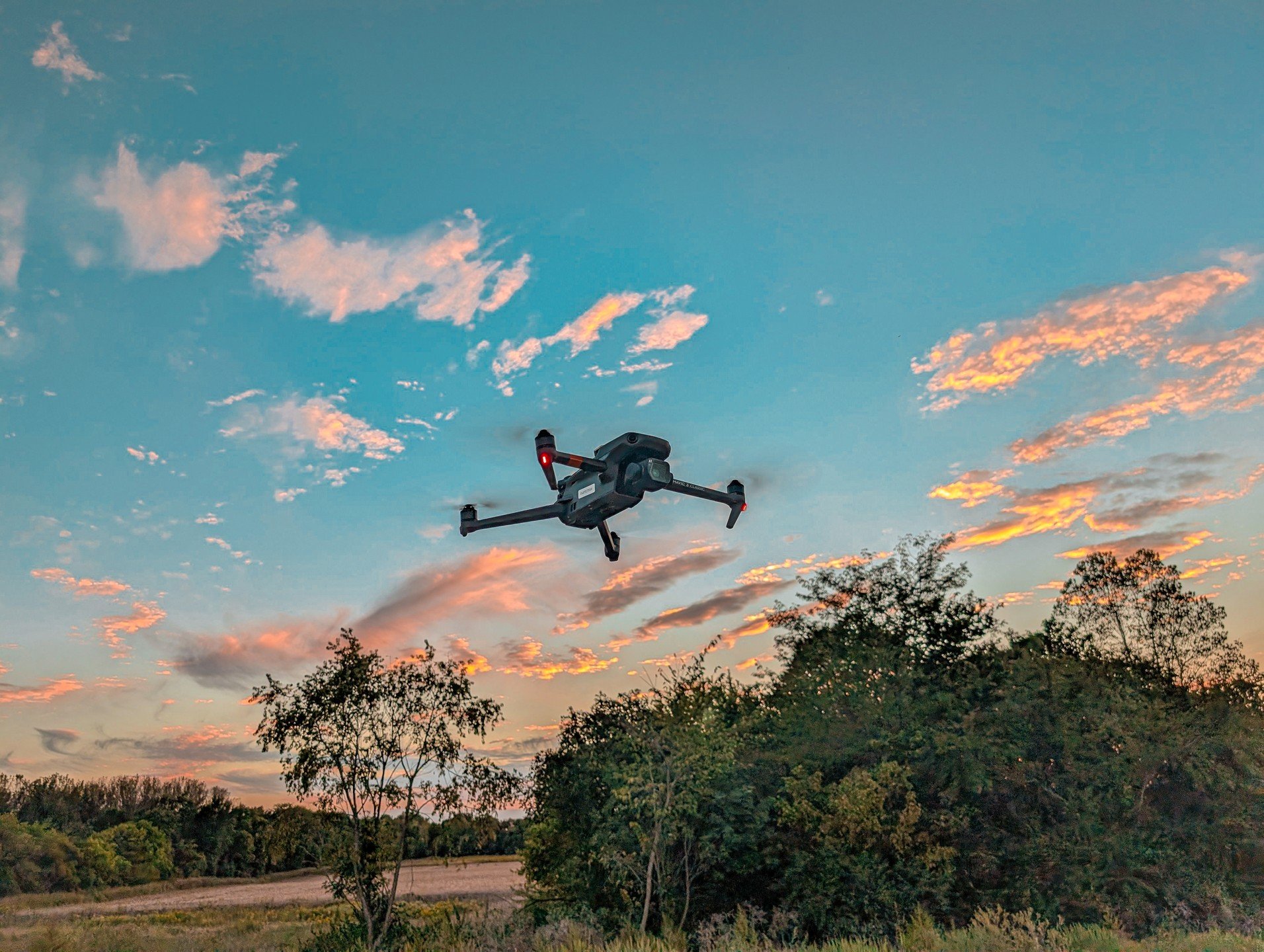 Maverick deployed! 🚁📸

#drone #dronephotography #dronestagram #photography #aerialphotography #ohiosmallbusiness #behindthescenes
