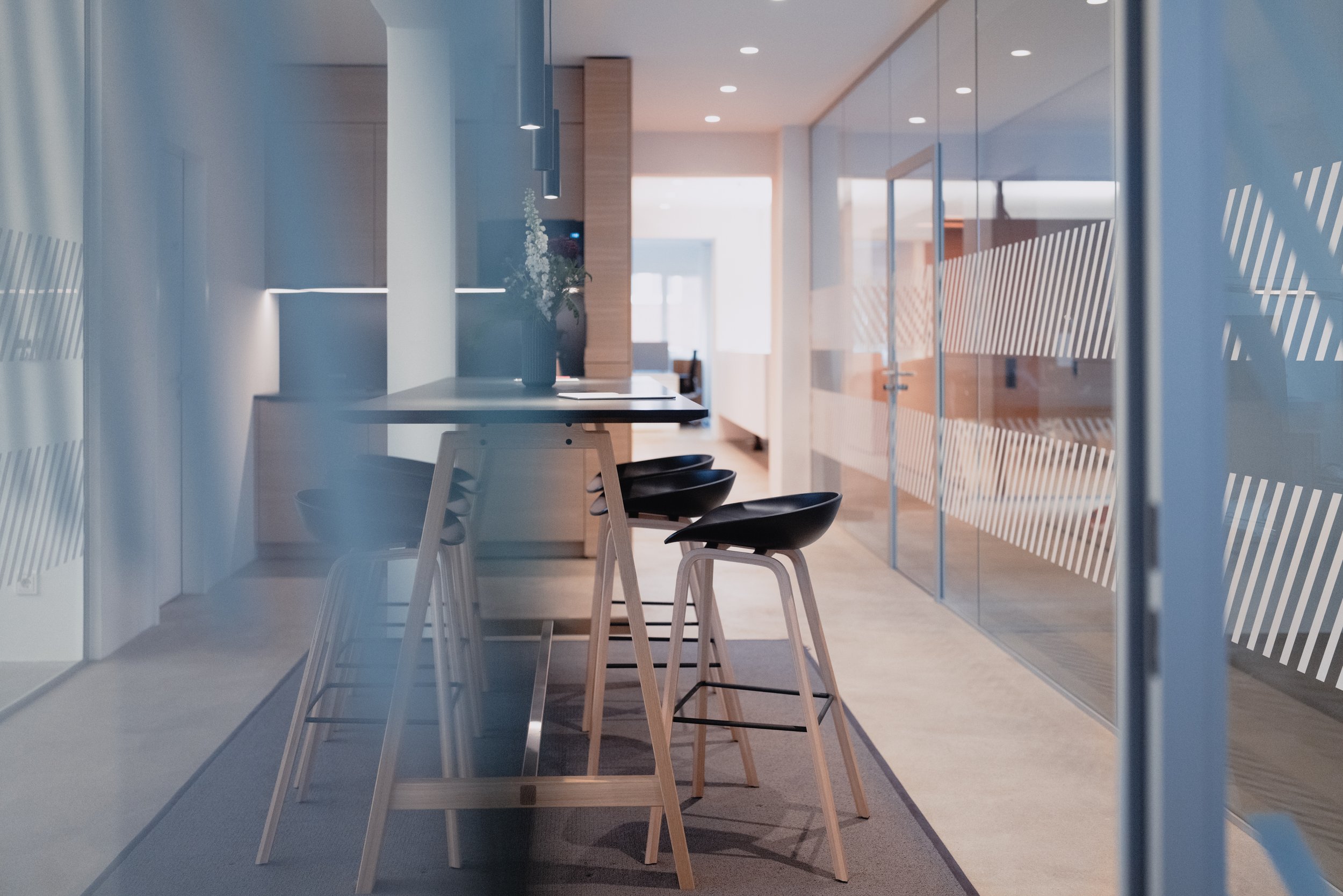 Ein Blick auf die Tagesticket‑Plätze im volt.works Coworking Space — ein gutes Angebot für alle, die flexibel arbeiten wollen.