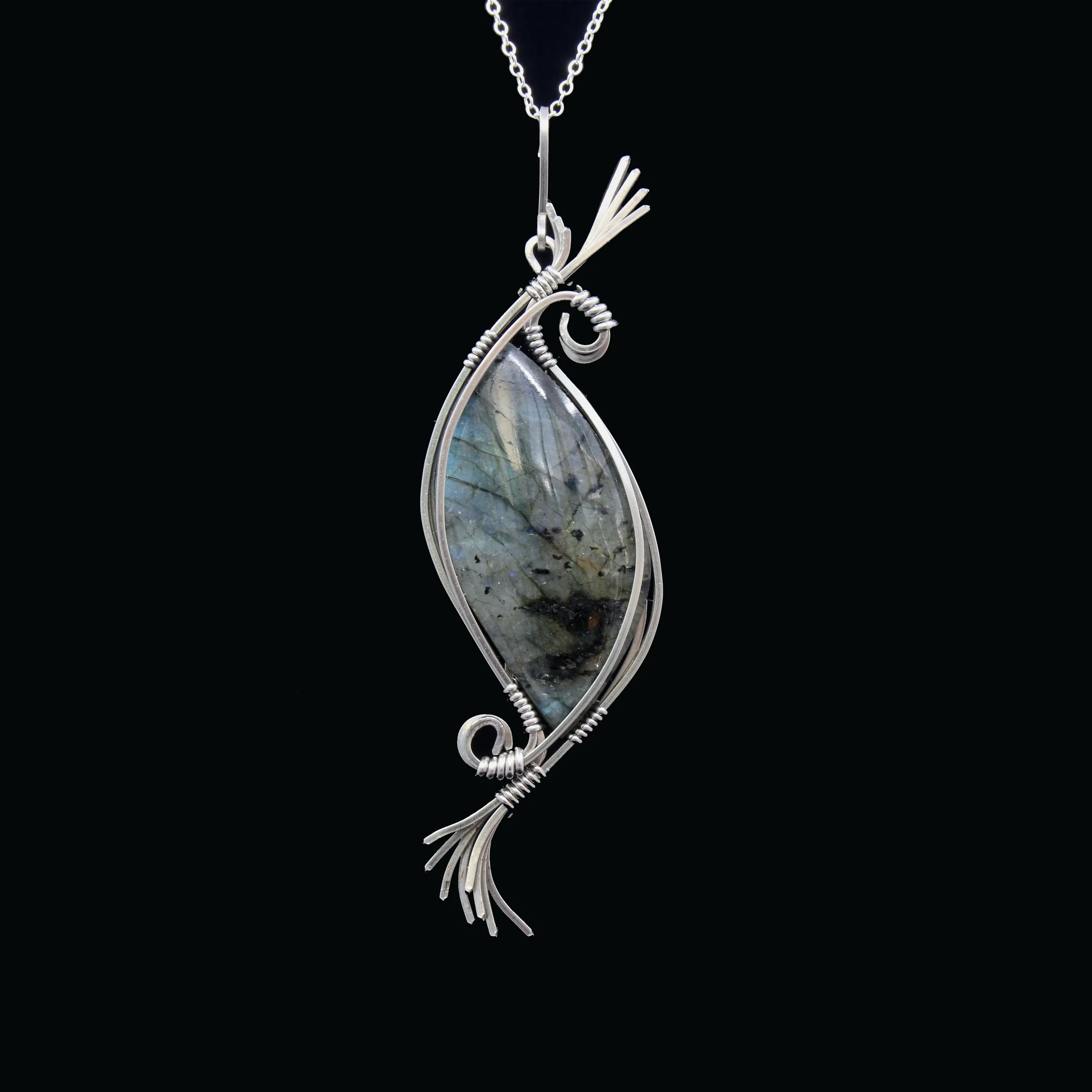 Labradorite crystal steel pendant