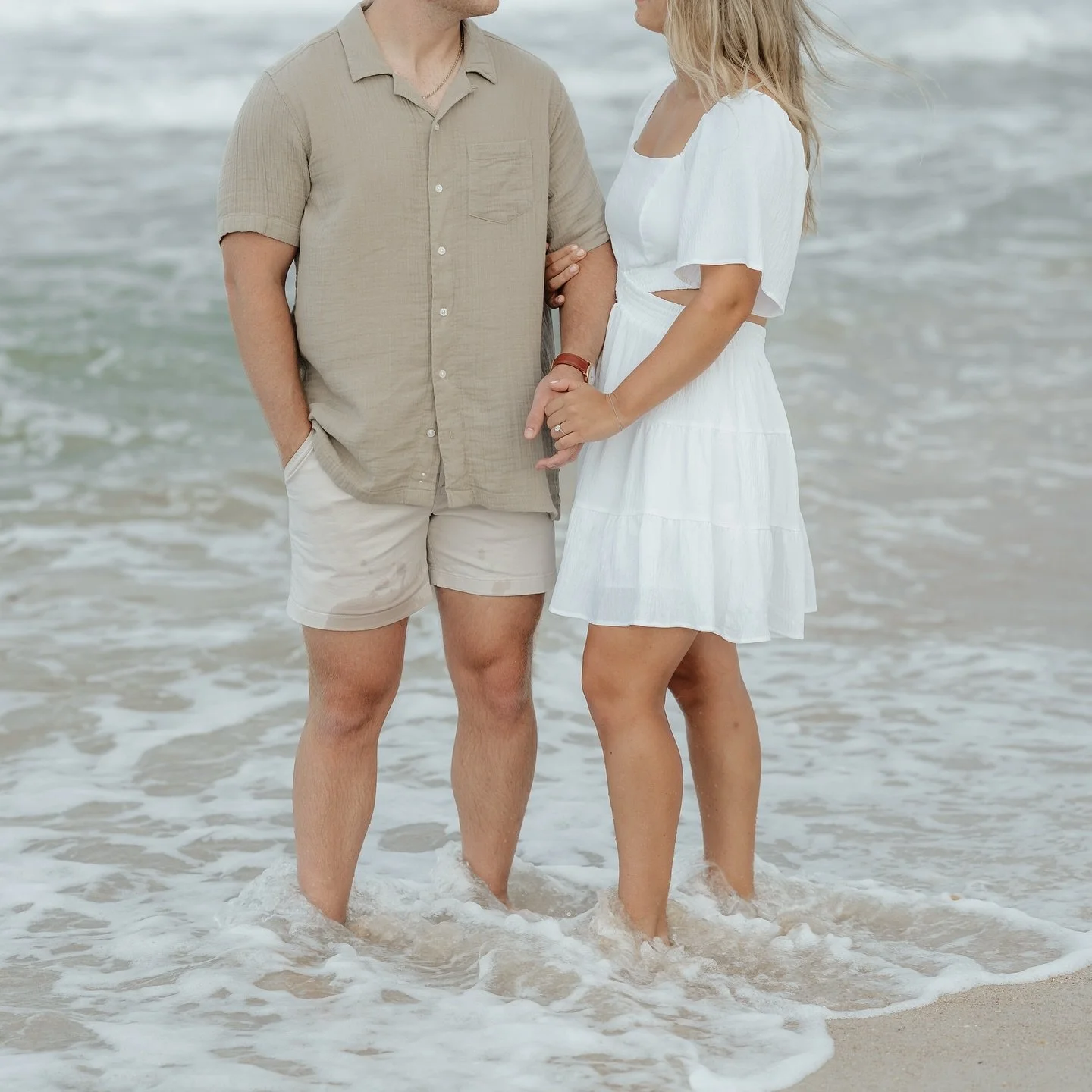 I love catching the little details&hellip;where you don&rsquo;t need faces to feel the connection😌

Captured along Jacksonville Beach, where every session is a little different&hellip;but always real.

📍Jacksonville Beach Photographer | Serving Jac