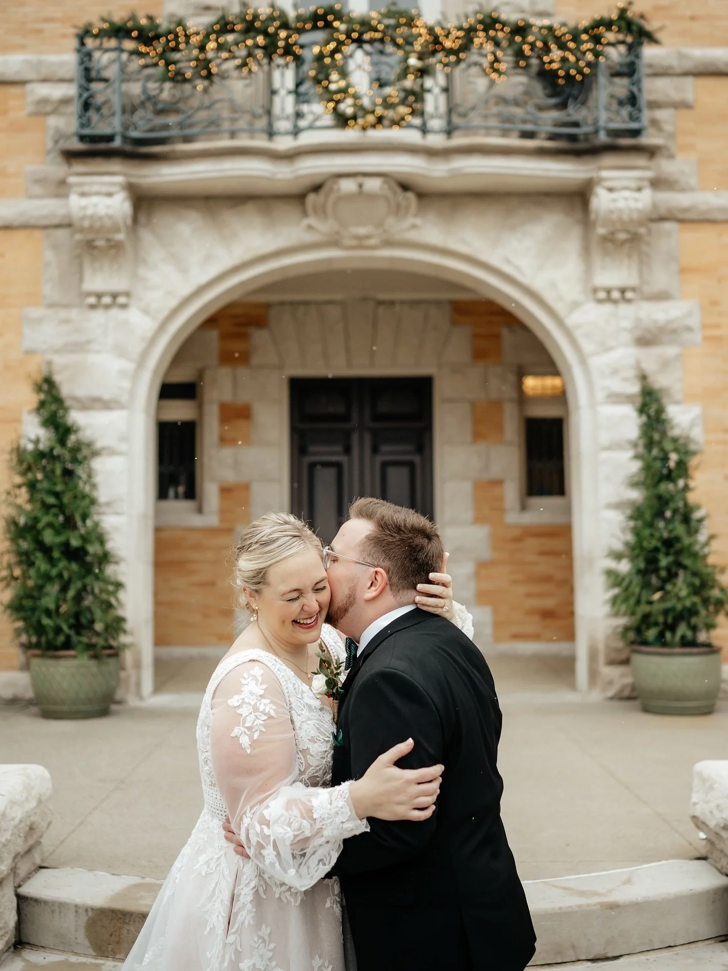 Anybody else dreaming of Christmas??👀

This wedding was the most magical Hallmark special🥰 

St Augustine Wedding Photographer | Jacksonville Wedding Photographer | Jacksonville Photographer 
&bull;
&bull;
&bull;
&bull;
#jacksonvilleweddingphotogra