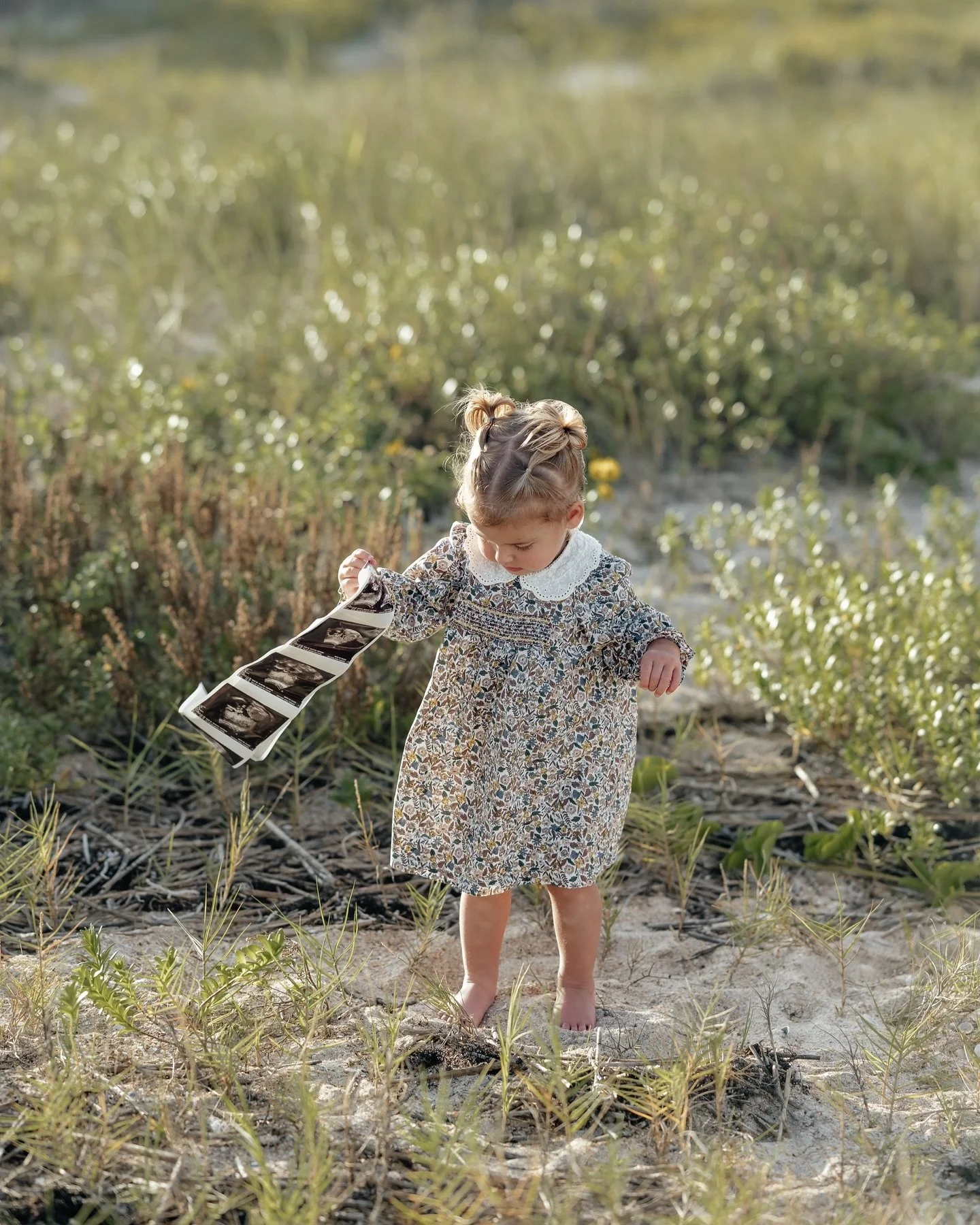 Okay, umm happy tears 😭🤍 

They&rsquo;re adding another little babe to the crew!! This Jacksonville family session was so sweet🫶🏻

If you&rsquo;ve been thinking about beach photos that feel natural &amp; fun&hellip;this is your sign to make it ha