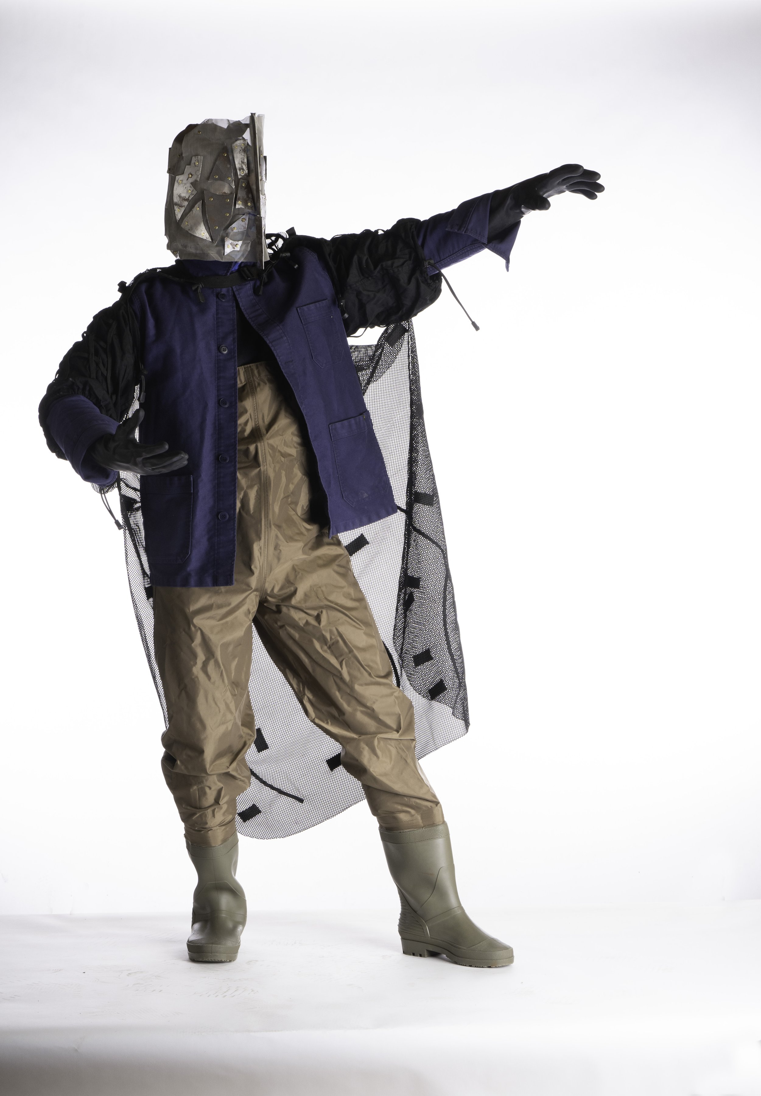 See-Through Ploy
Found objects, stainless steel mesh
6' x 3' x 1'
2021