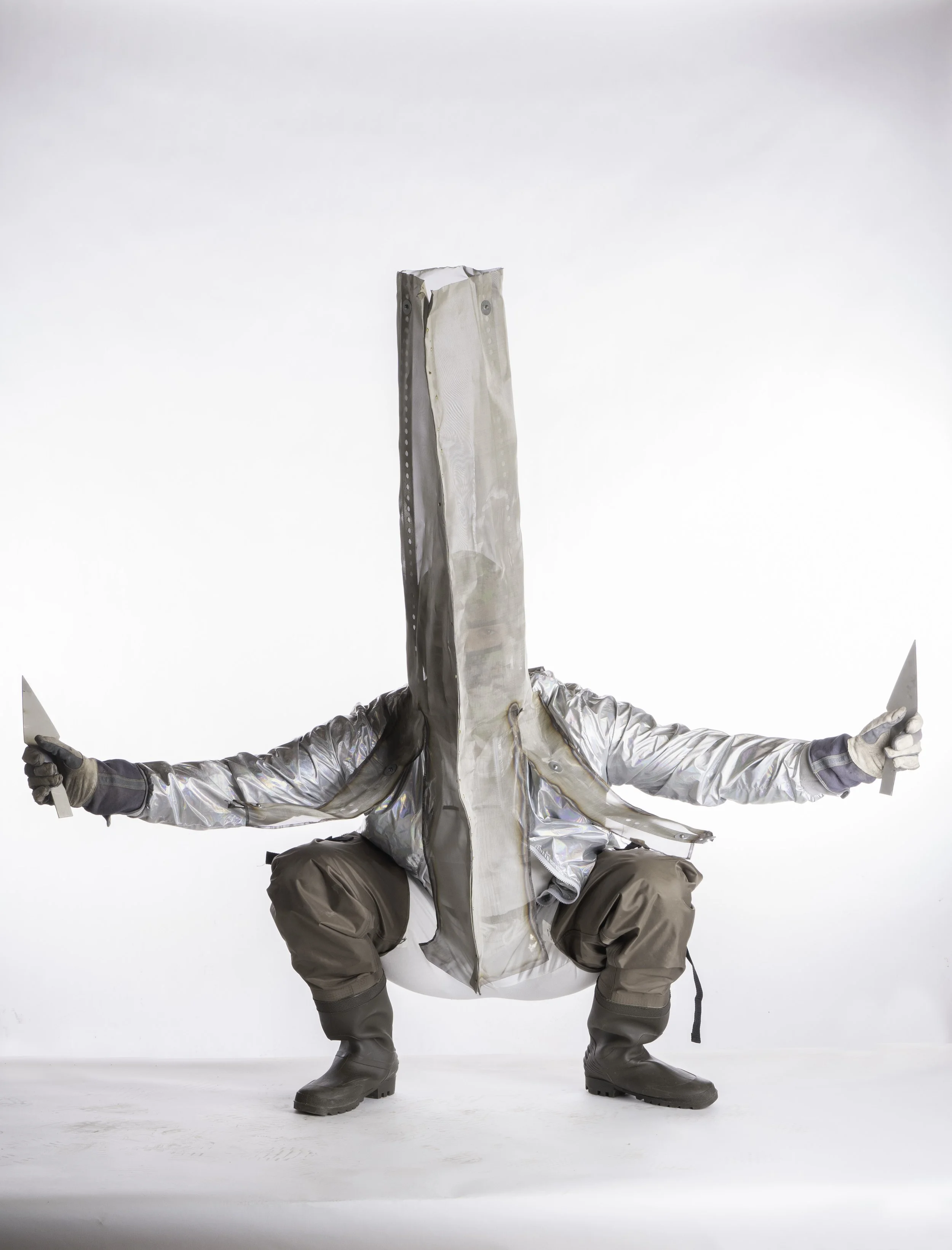 Jet Setting Camo
Found objects, stainless steel mesh
7' x 3' x 1'
2021