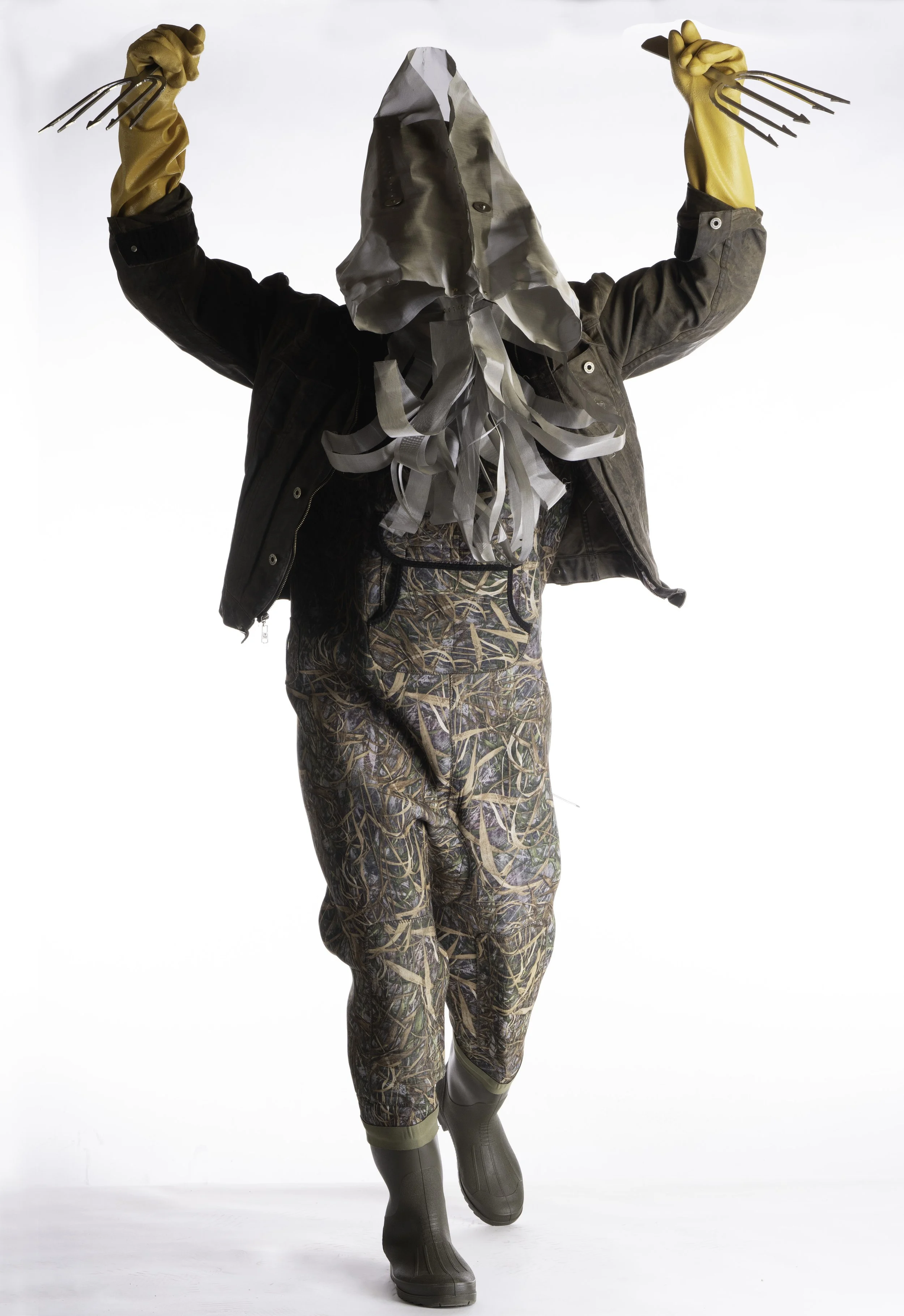 Beach Party
Found objects, stainless steel mesh
Dimensions: 6' x 3' x 3'
2021