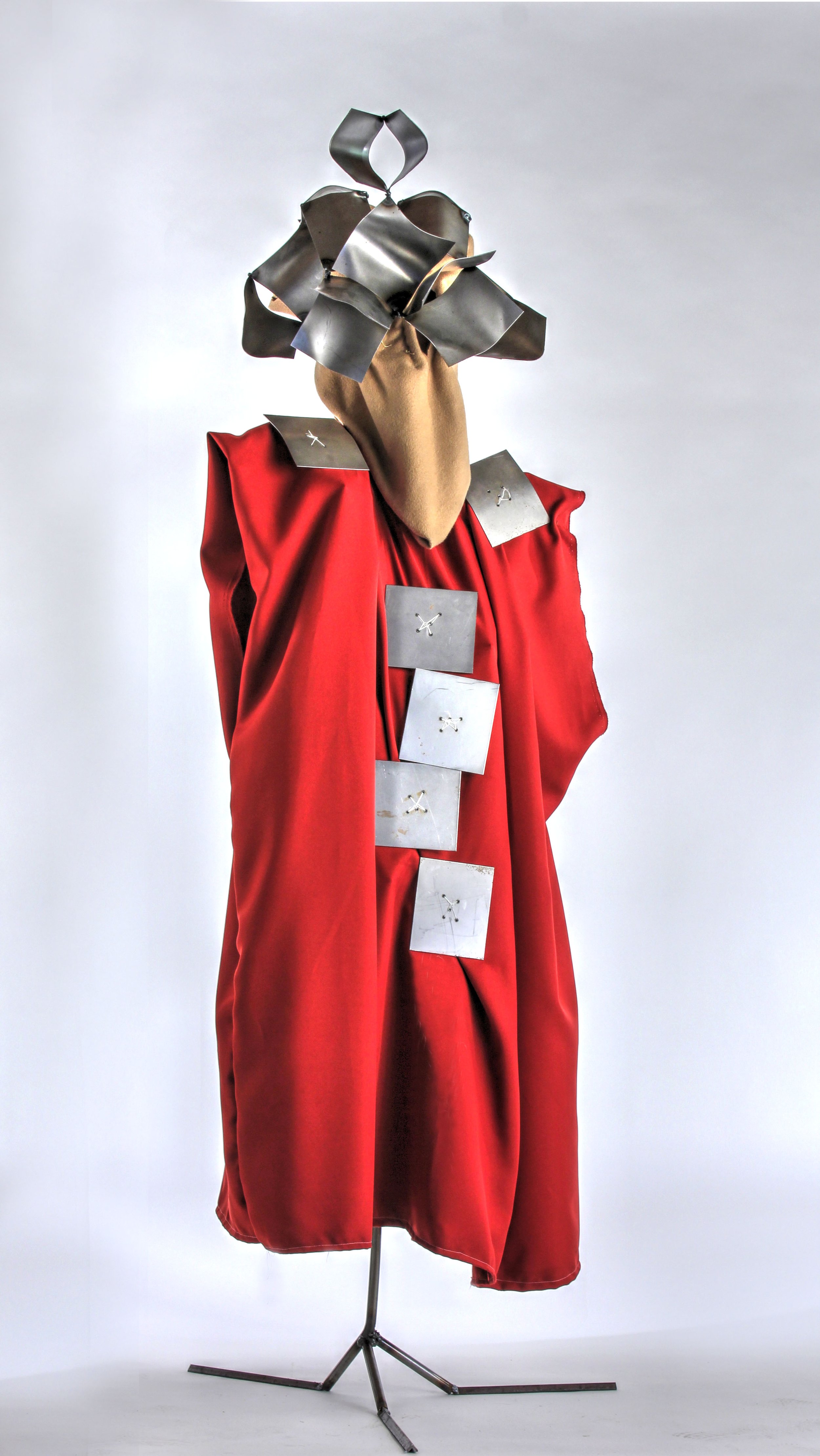 I Swear it was Green
2'6" x 6'6" x 2'6"
TIG-welded mild steel helmets, hand sewn fabric robes
2015
