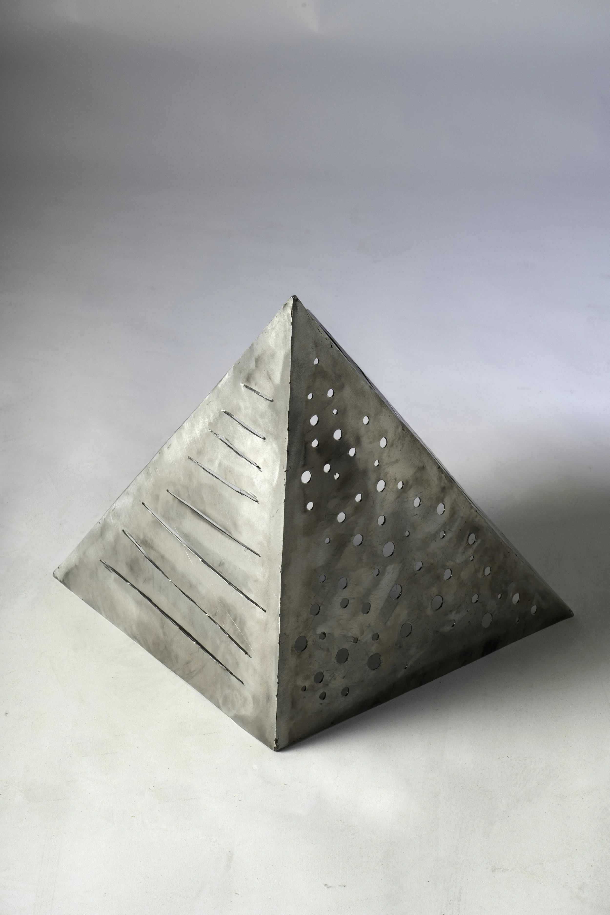 Triangle Mask
1'2" x 1'6" x 1'6"
MIG-welded mild steel
2020