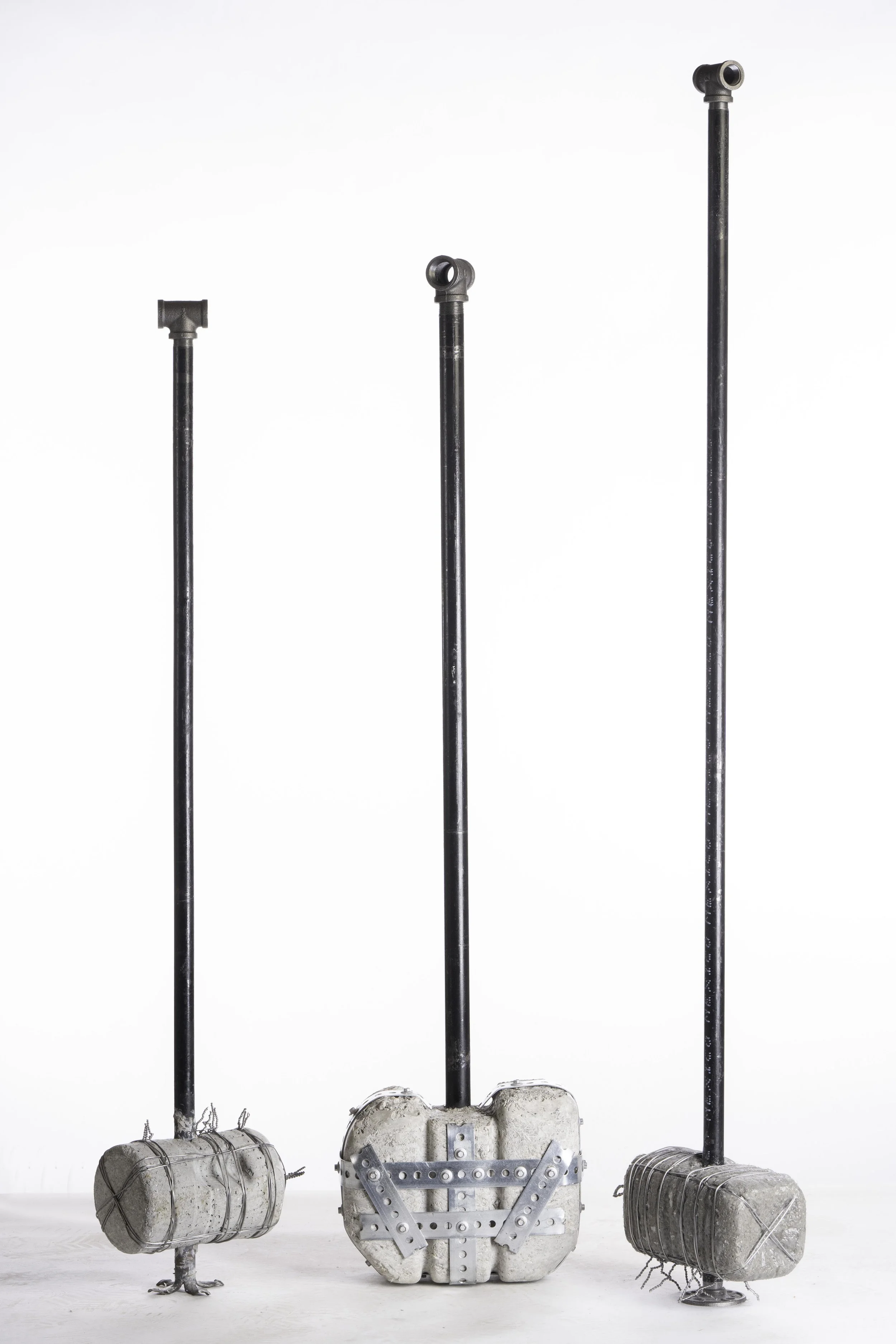 Starter Clubs
Concrete, stainless steel wire, and pipe
5' x 1' x 6"
2022