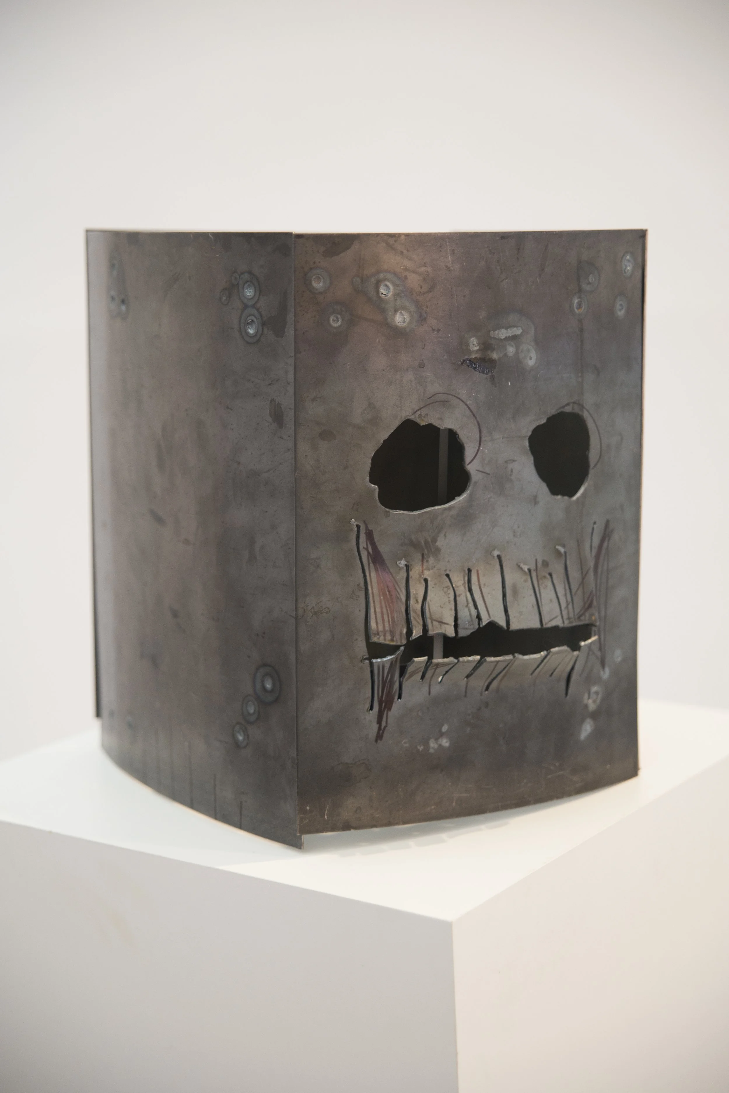 Blockhead
14" x 15" x 15"
Steel
2014