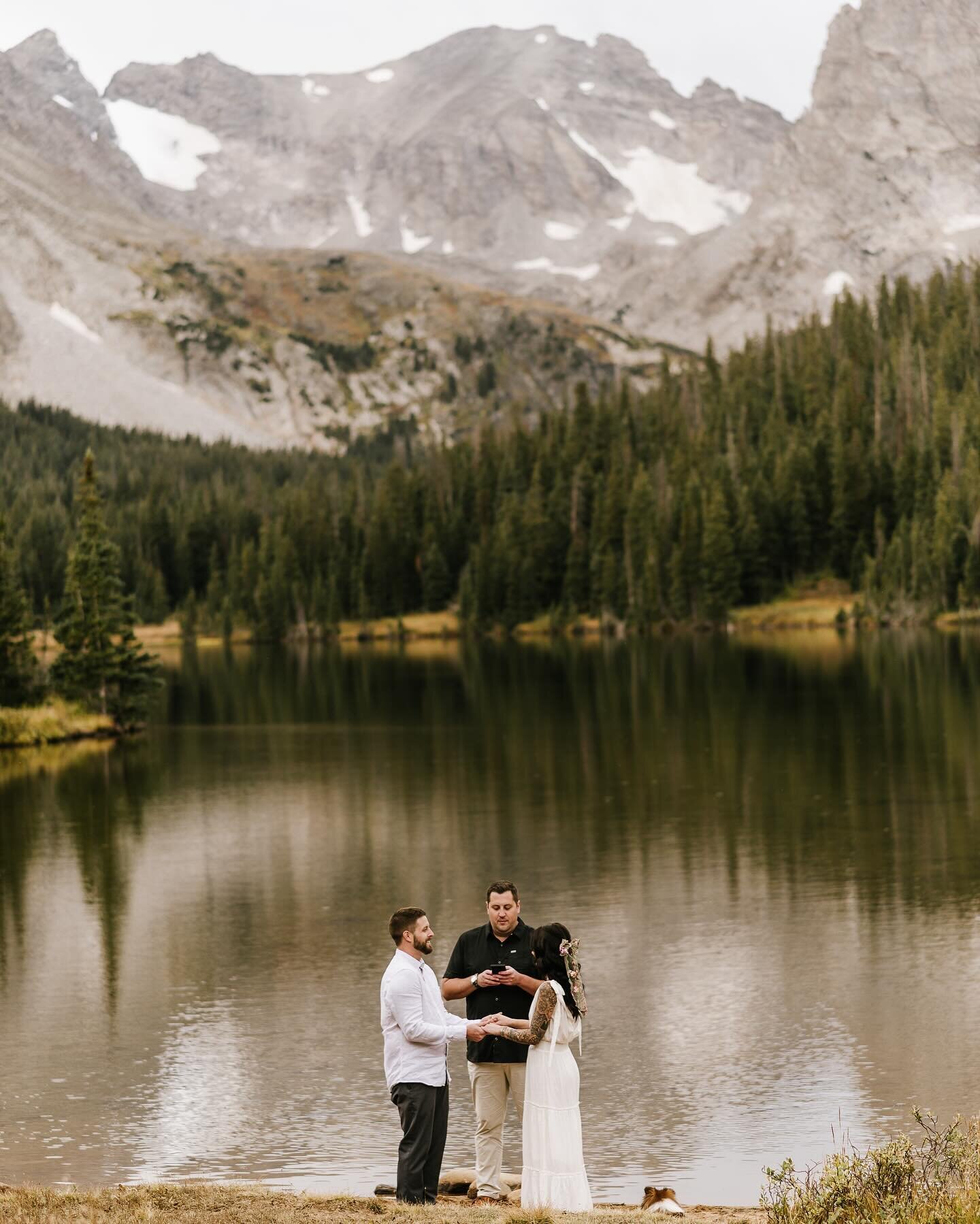 Imagine you, your partner, your dogs, and some beers saying your vows in front of this view. Oh wait, you don&rsquo;t have to imagine it.

#coloradoelopement #elopementphotography #elopementphotographer #mountainelopement #intimateelopement #destinat