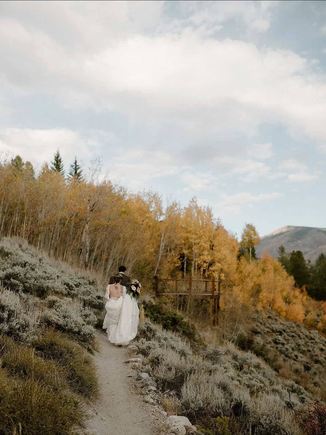 Some belated fall foliage for your feed featuring this stunning wedding day at Grand Lake Lodge in one of my favorite Colorado mountain towns. I wish fall lasted forever! 
.
.
.
.
.
Grand Lake Colorado Weddings. Colorado Mountain Wedding Photographer