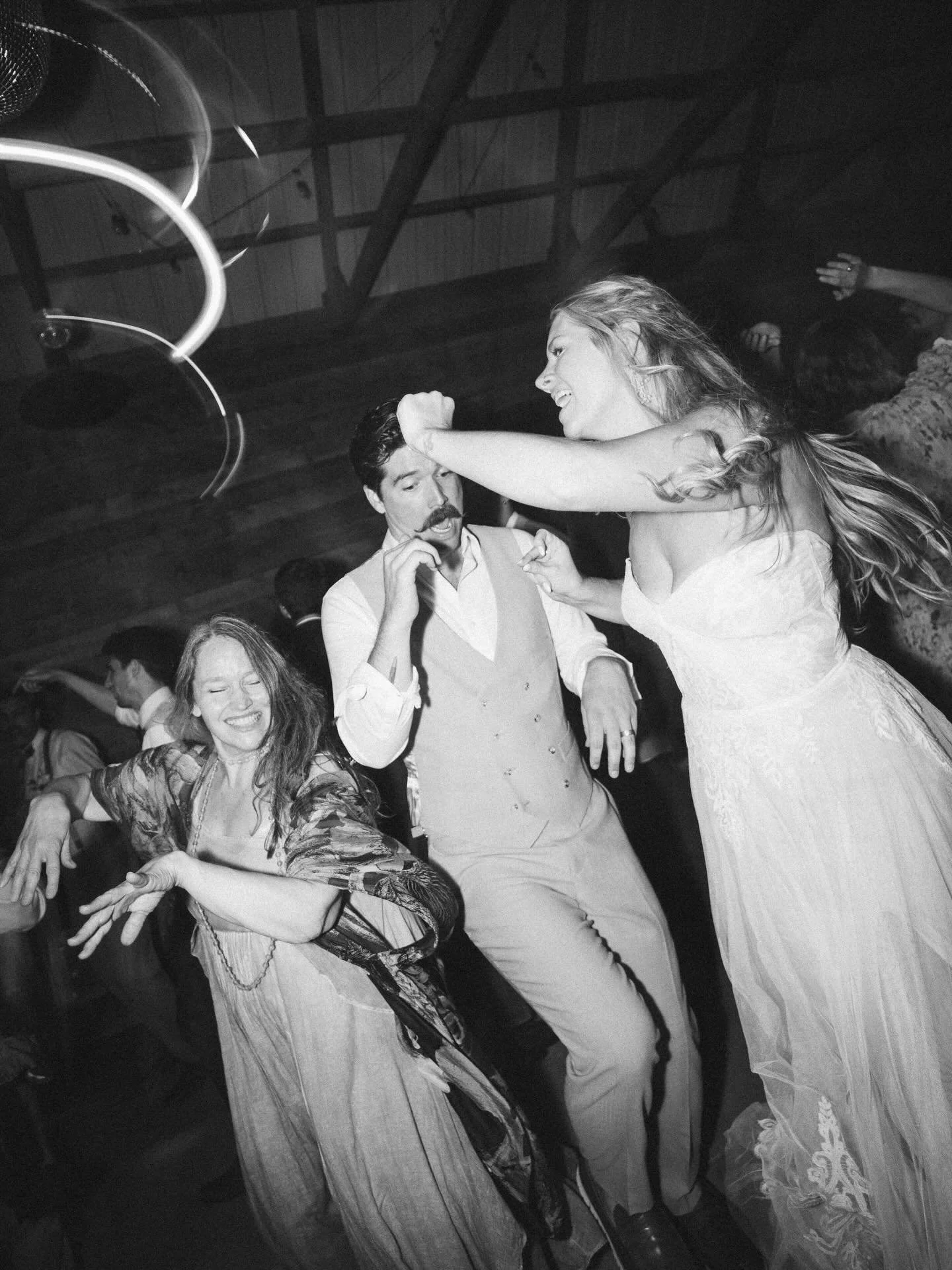 This dance floor is low key unrivaled. This couple, their people, and @mountainsounddj came to party

Photos - @_mkrphotos 
Venue - @sparrowhawkranch 
Dj - @mountainsounddj

#weddingreception #flashphotography #coloradoweddingphotographer Colorado we