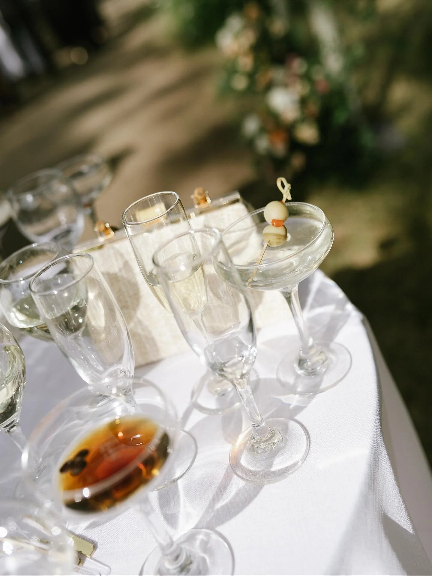 Signs of a killer party

Second shot for @whitneyraephotography 🤍
.
.
.
.
.
#weddingreception #weddingcocktails #latenightsnack #dancefloorphoto #weddingdancefloor #cocktailhour #candidweddingphotography #documentaryweddingphotographer #weddingguest