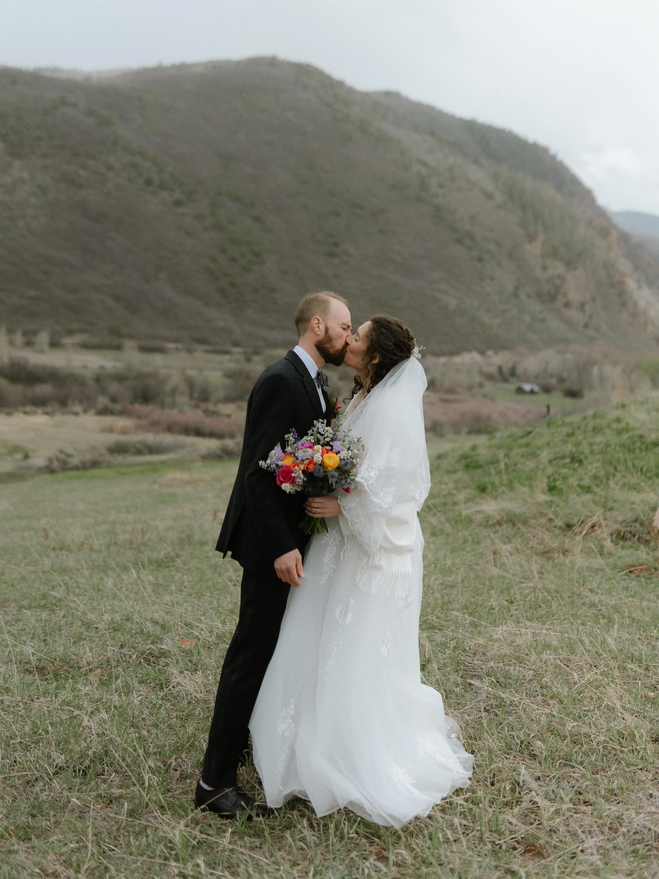 A mix of shots from K + B&rsquo;s misty spring wedding day at Frost Creek. We had sun showers, spring flowers, and budding aspens. It was simply perfection.

Planning: @eventsbymarguerite 
Venue: @frost_creek 
Photography: @_mkrphotos 
Hair: @mountai