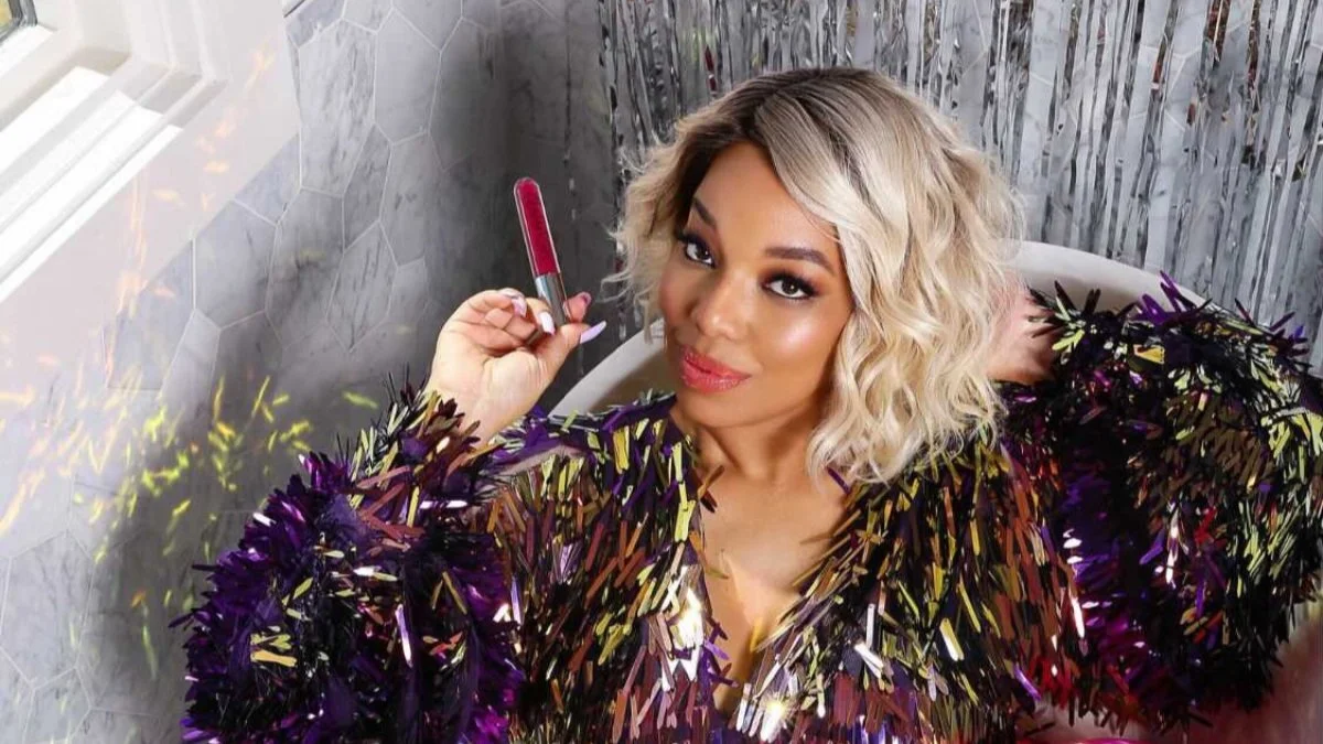 Meet mia “Mimi”Johnson: Founder and CEO Of The Glamatory & Grind Pretty