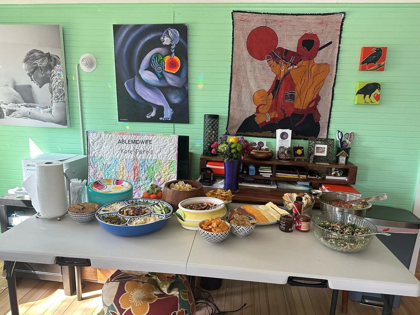 @everyone the house is now open! There is plenty of food and lots of free clothes to sift through for the family on the sunny back deck - can&rsquo;t wait to see you all.