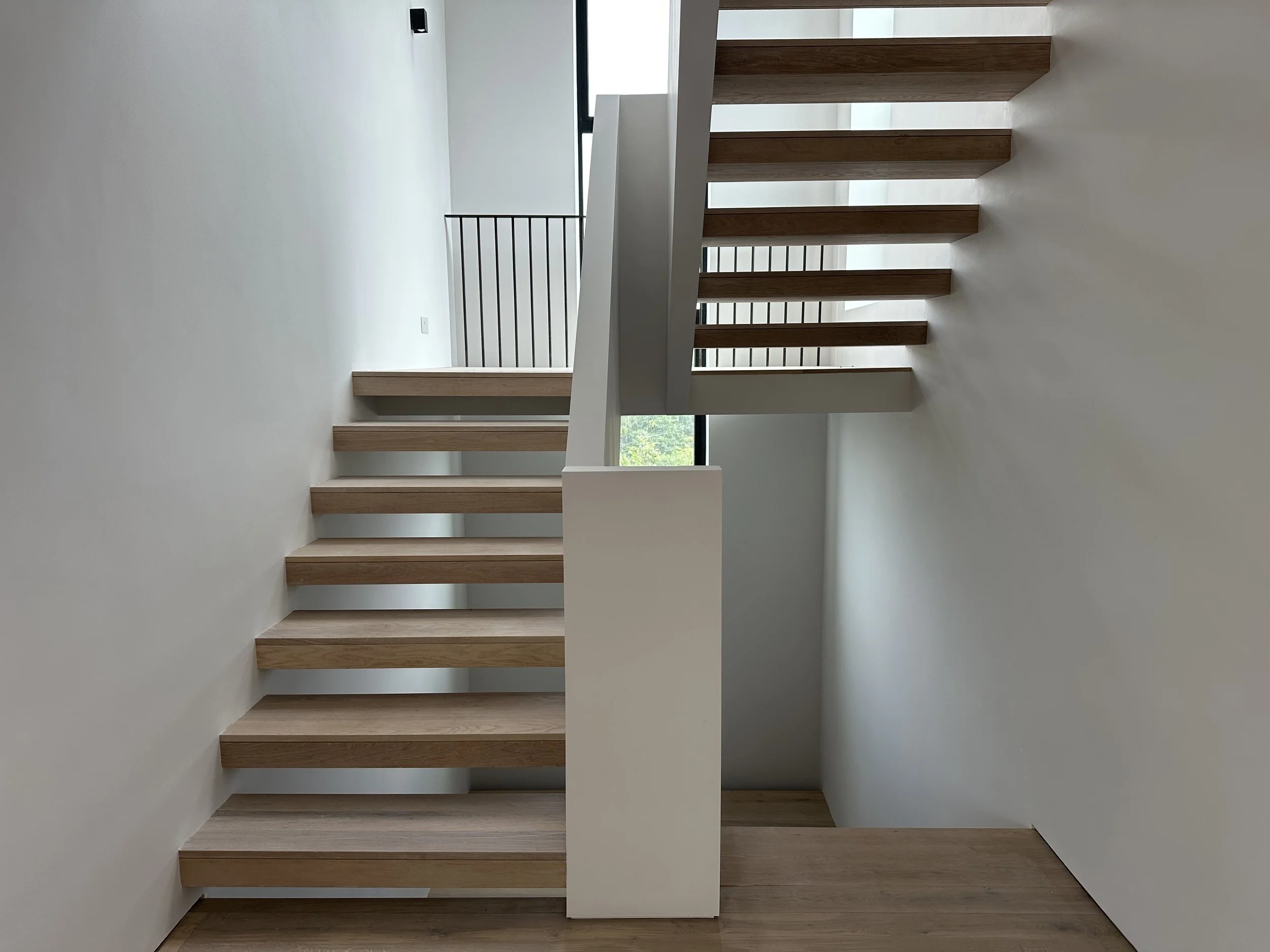 WILLIAMDEAKINS-HIGHWEALD-NEWBUILDCOUNTRYHOME04.jpeg