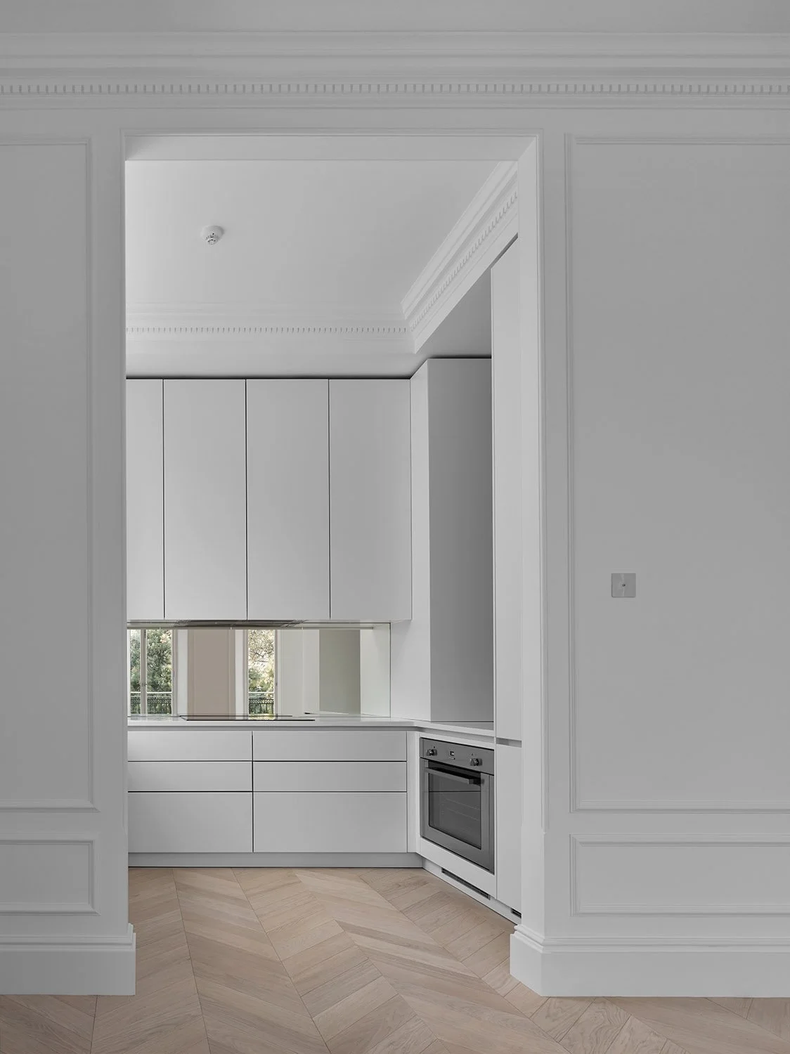 NGUT-1553-Belgravia Apartment-WilliamDeakins-NickGuttridge-05.jpg