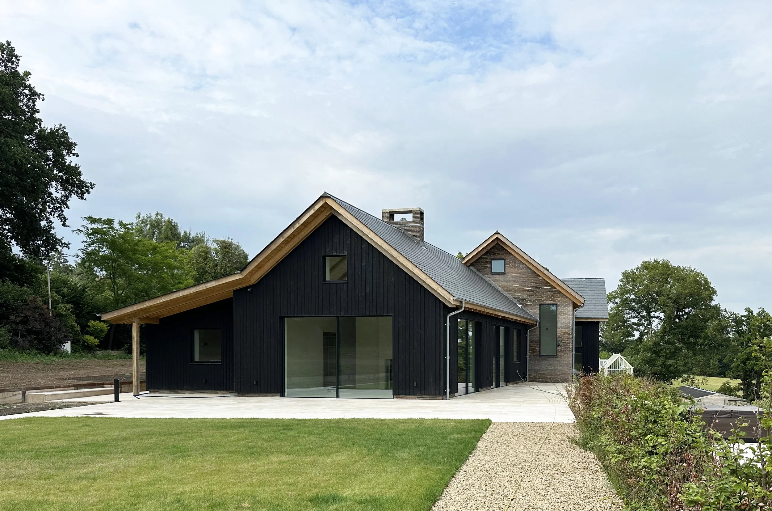 WILLIAMDEAKINS-HIGHWEALD-NEWBUILDCOUNTRYHOME01.jpeg