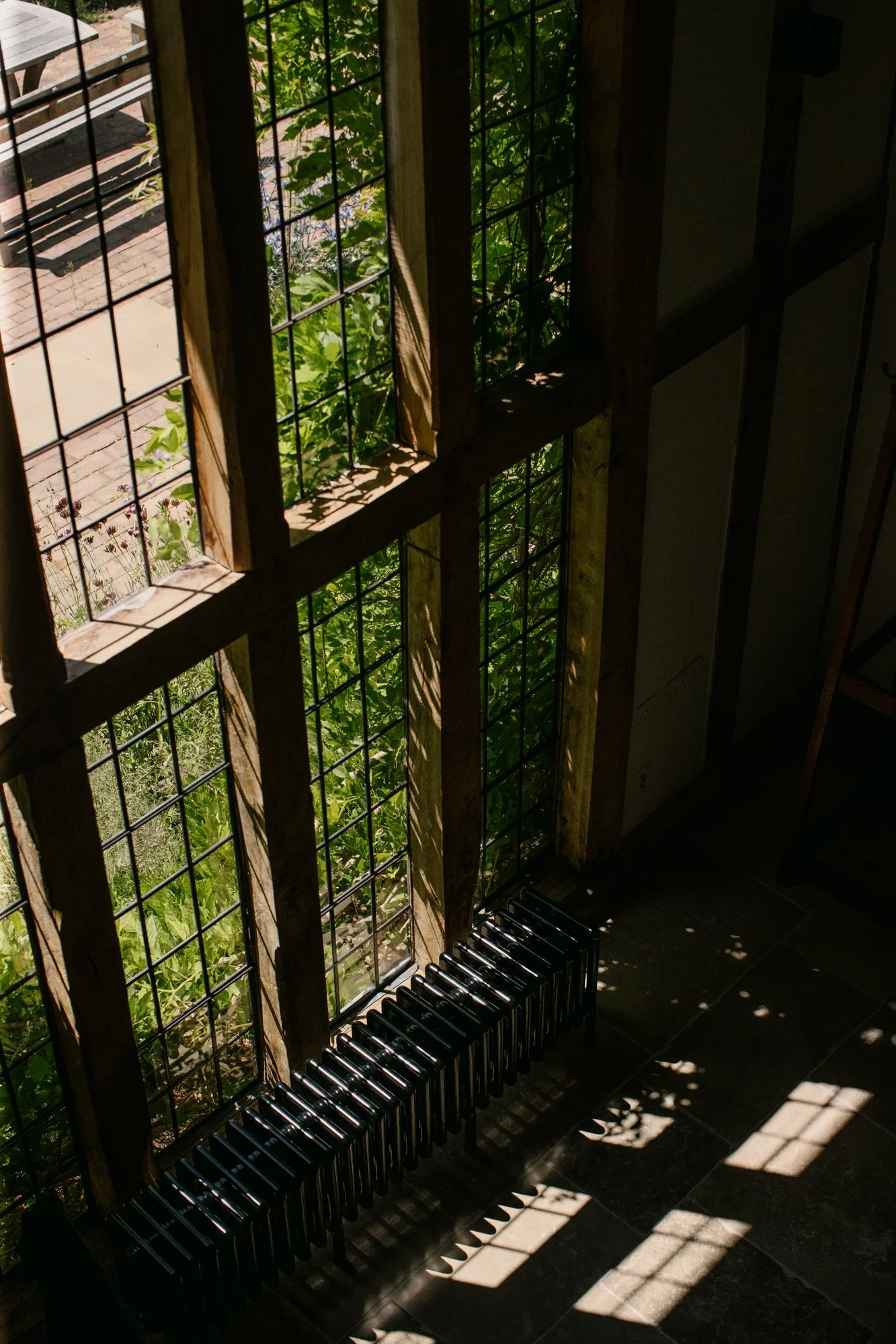 WILLSCOTT-WILLIAMDEAKINS-HIGHWEALDCOUNTRYHOME-07.jpg