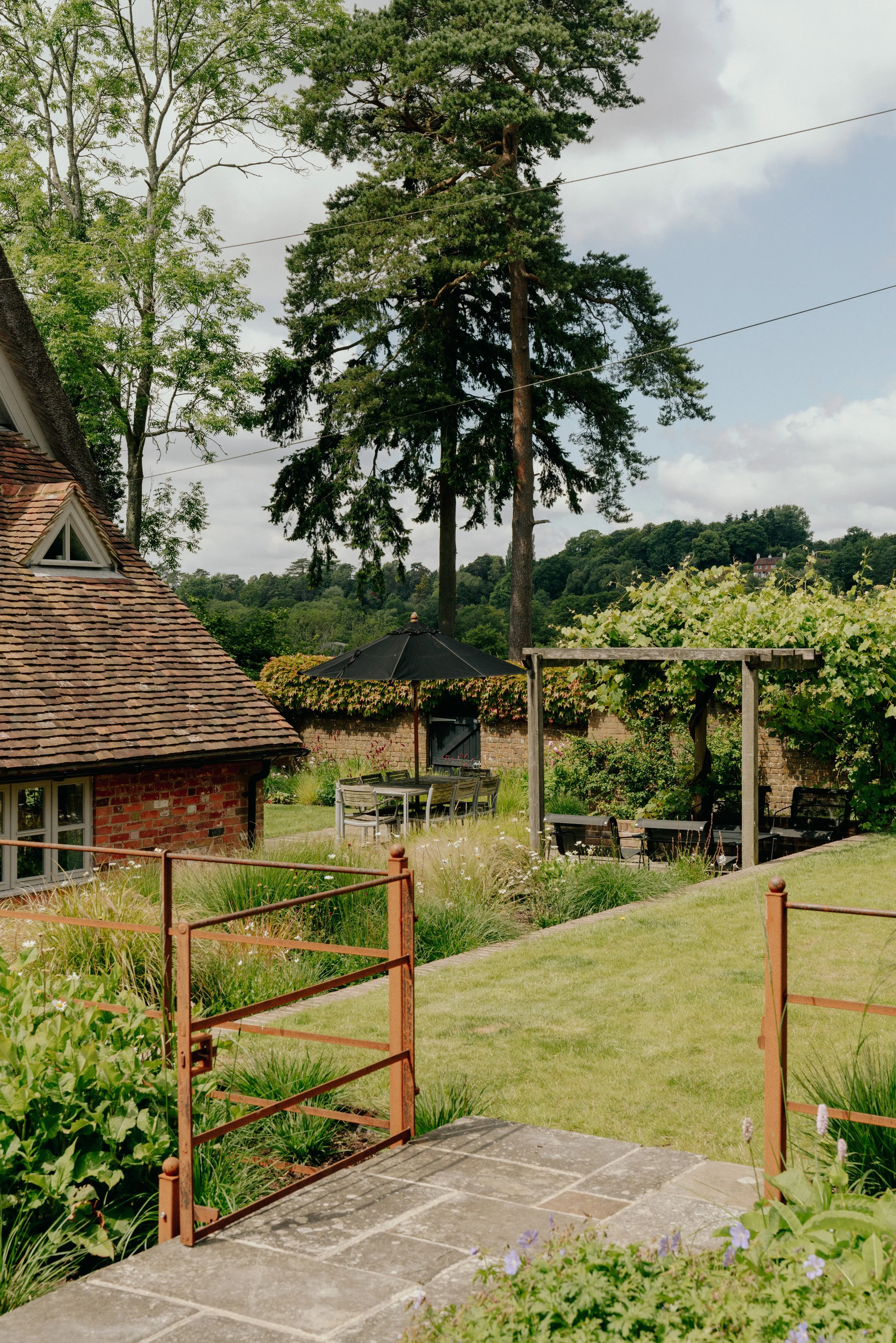 The_Thatch_Inigo_a0OP3000002datiMAA_N31.jpg