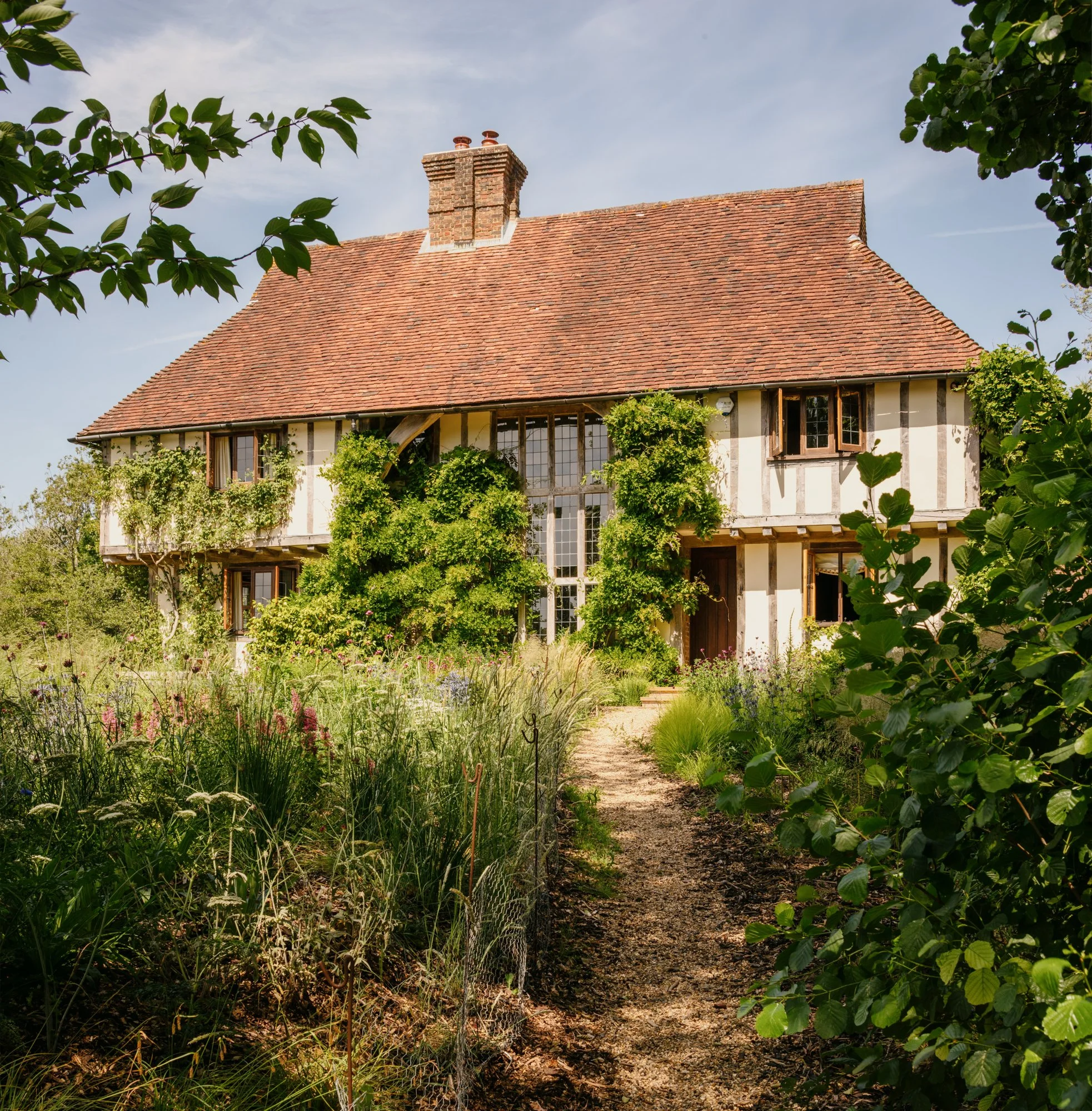 WILLSCOTT-WILLIAMDEAKINS-HIGHWEALDCOUNTRYHOME-3.jpg