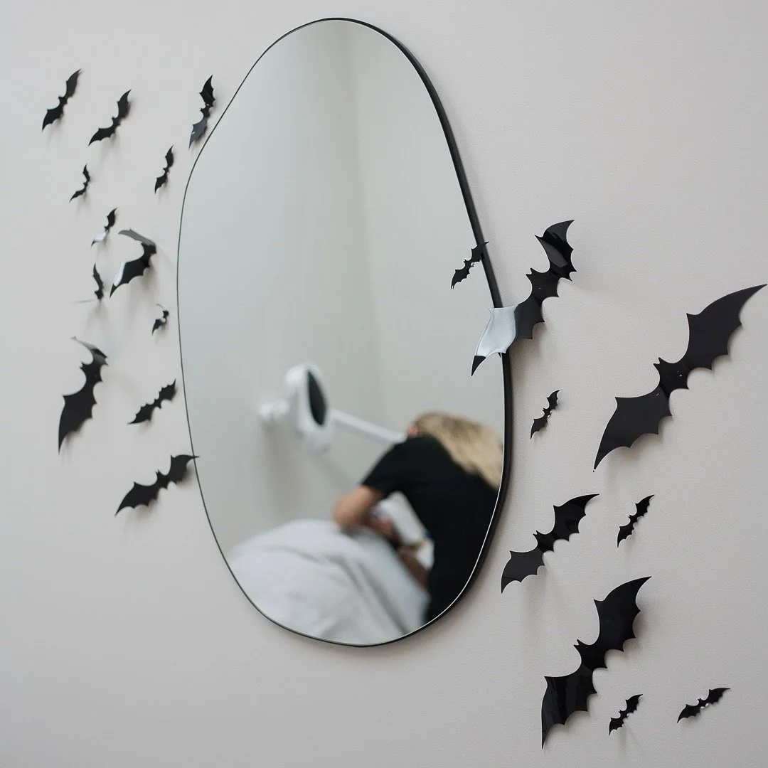 π¦ Fun Fact: Bats may love the dark… but your smile doesn’t have to! π This Halloween, skip the spooky stains and let your grin glow with confidence.
Book your whitening now and light up every haunted room you walk into. πβ¨
#GrinWhit