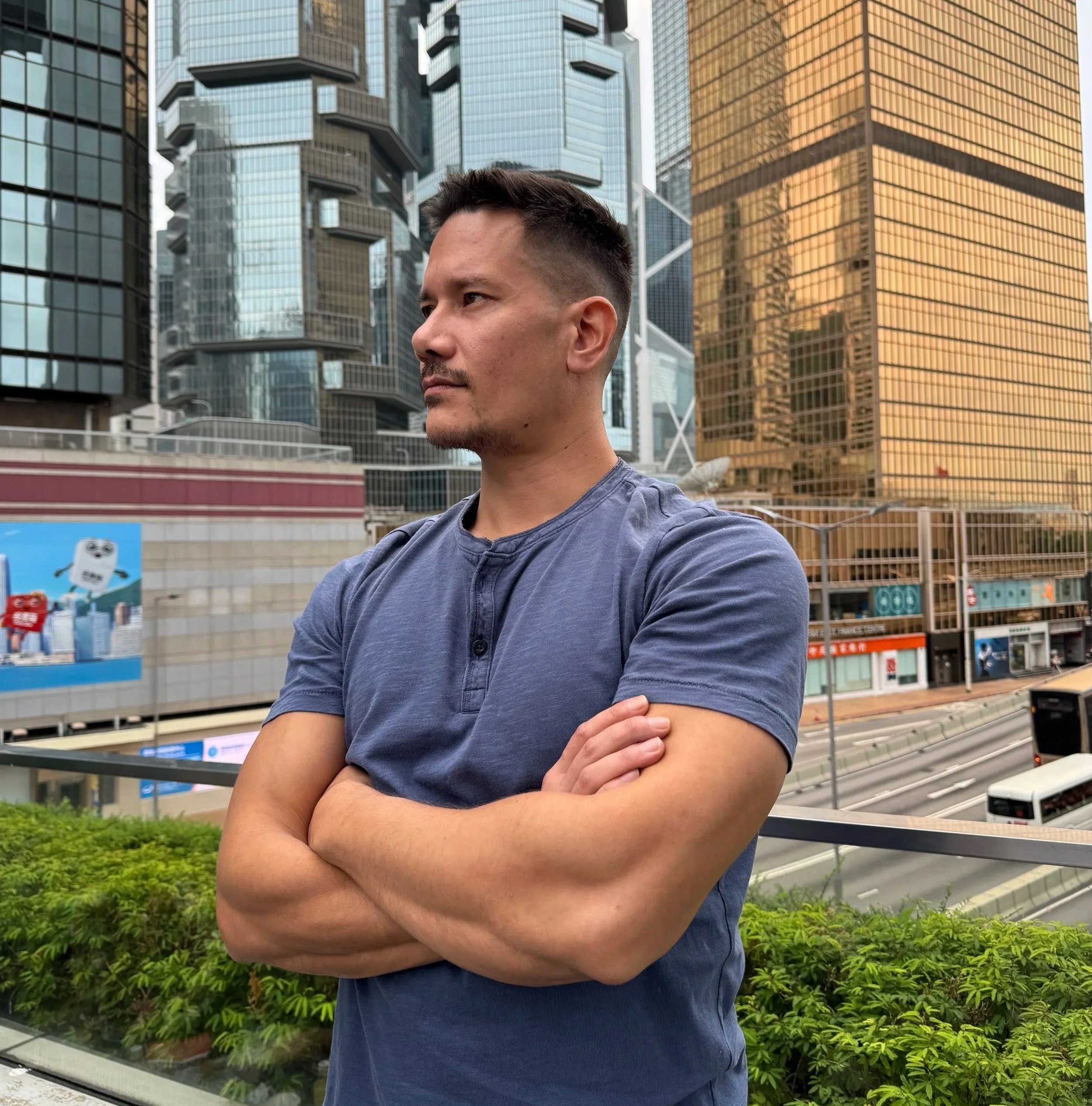 Kevin Lau, Gründer und CEO von HollywoodBody™, Entwickler evidenzbasierter Female-Biohacking-Systeme.