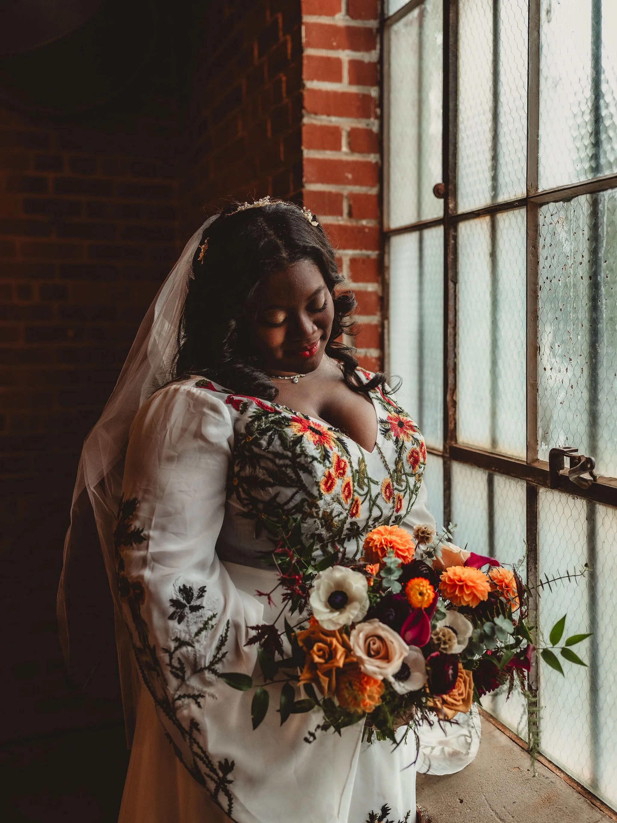 Gearing up for some gorgeous fall romance! 💐Last year is gonna be a tough act to follow, but we&rsquo;re over the moon about our 2026 couples. Stay tuned! (and can we all just take a moment for Dasola in this dress??? 🔥)

📸: Audrey @rosetrailimage
