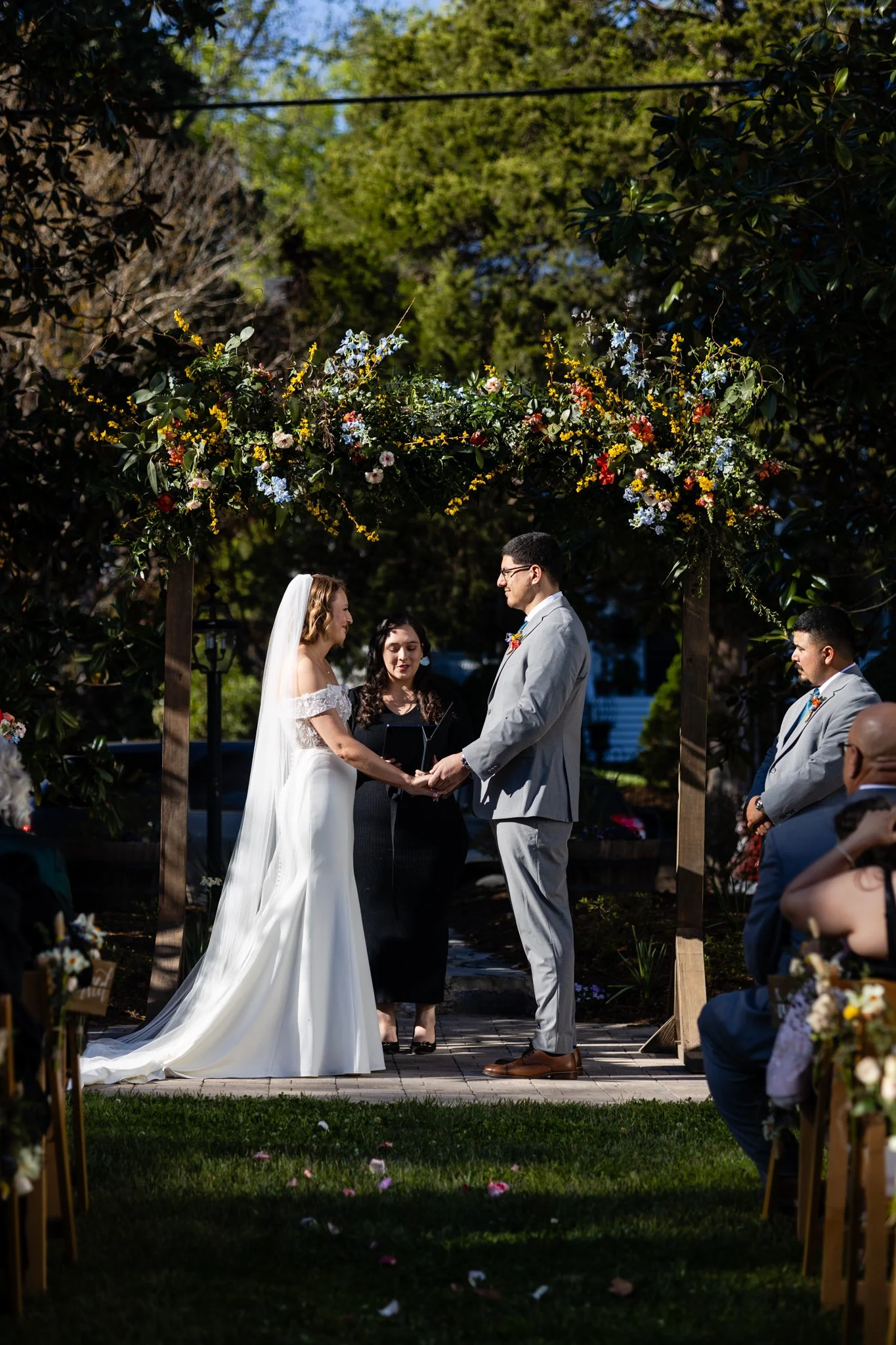 mkm photography - emily eduardo under walnut arbor colonial inn.jpg