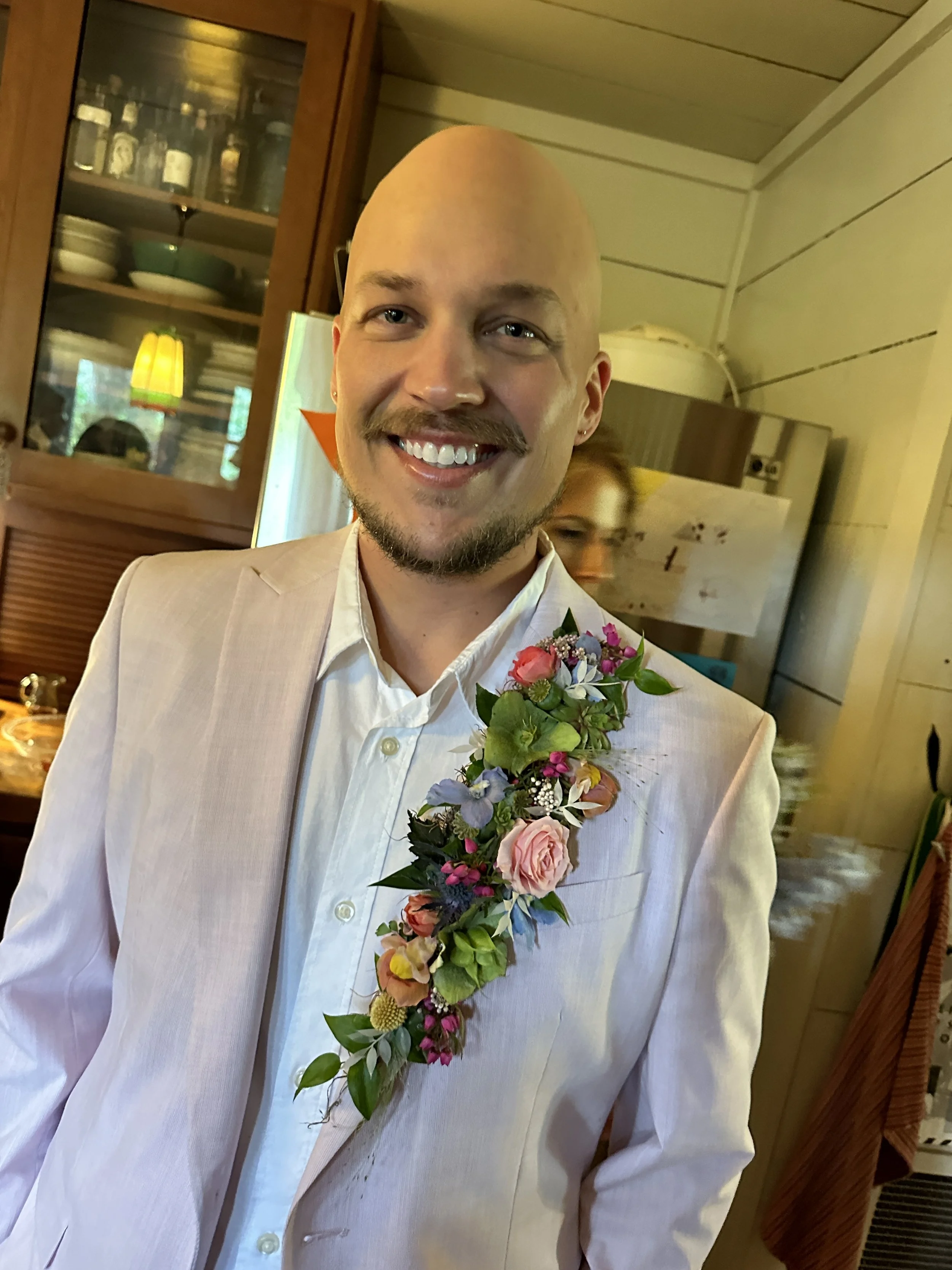 floral lapel for K.JPG