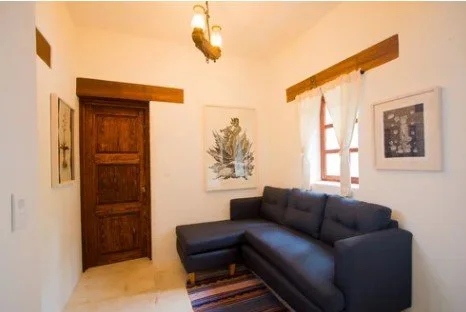 Suite 4.jpg