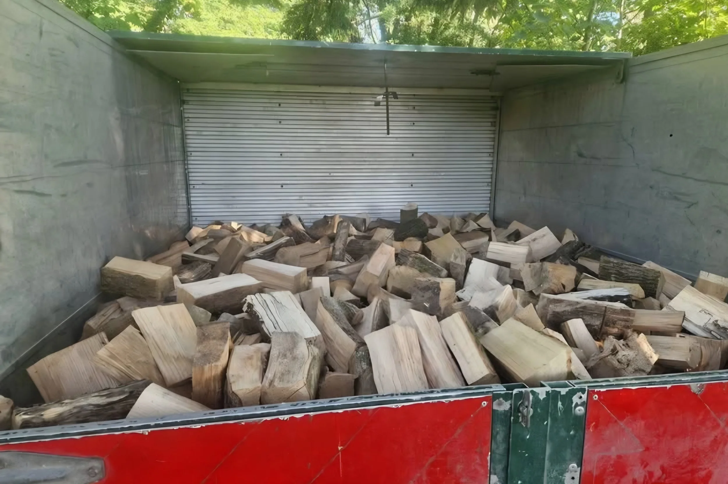 loose load on the van.jpg