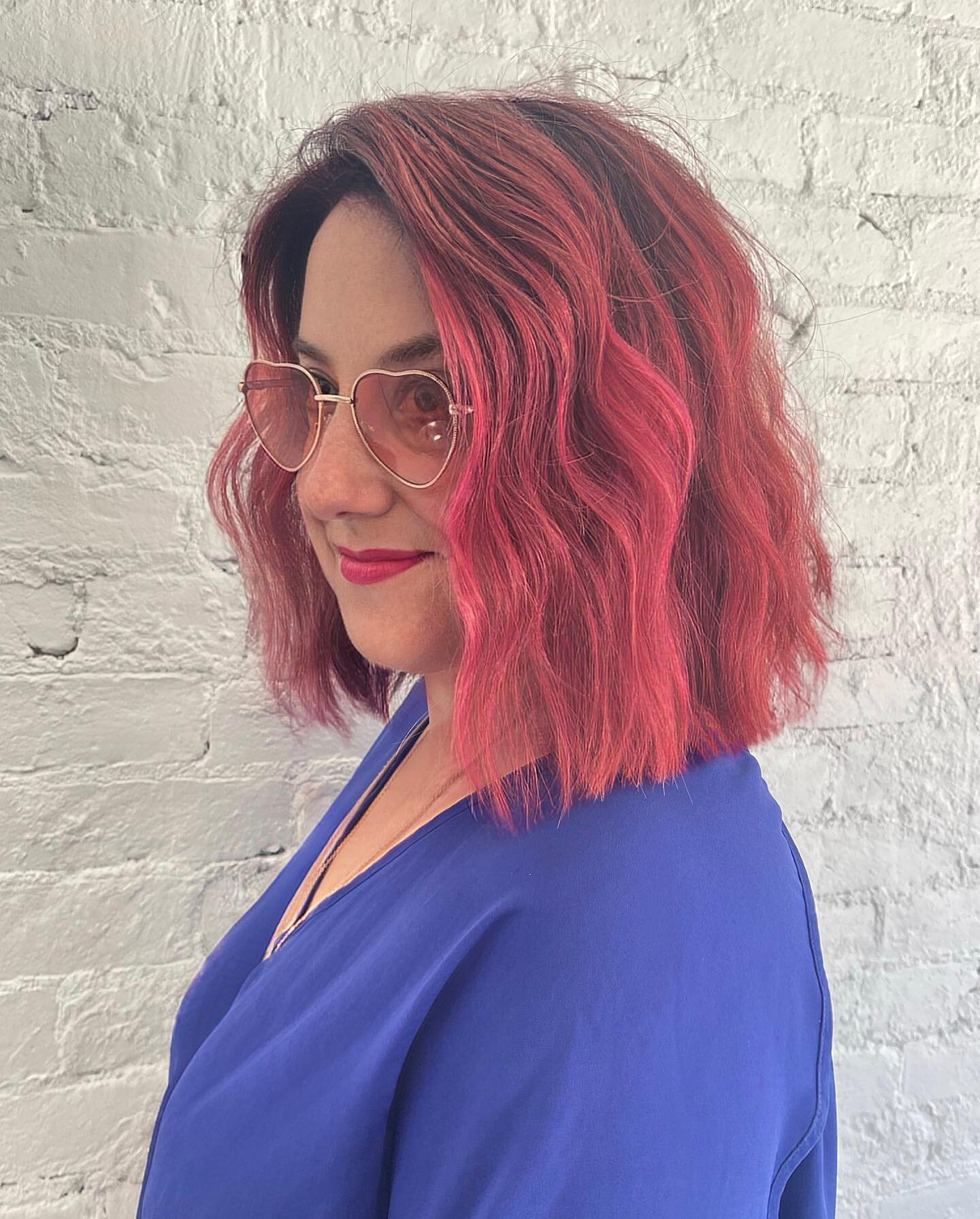 💕🦋💅🏼

Formula:
NG: Redken Color Gel 
5n + 5rv + 20vol

Pink: Pulp Riot Cupid

Did you know that your hair can be a reflection of your overall health?

As a hairstylist, I encourage you to check with your doctor if you notice sudden hair loss, exc