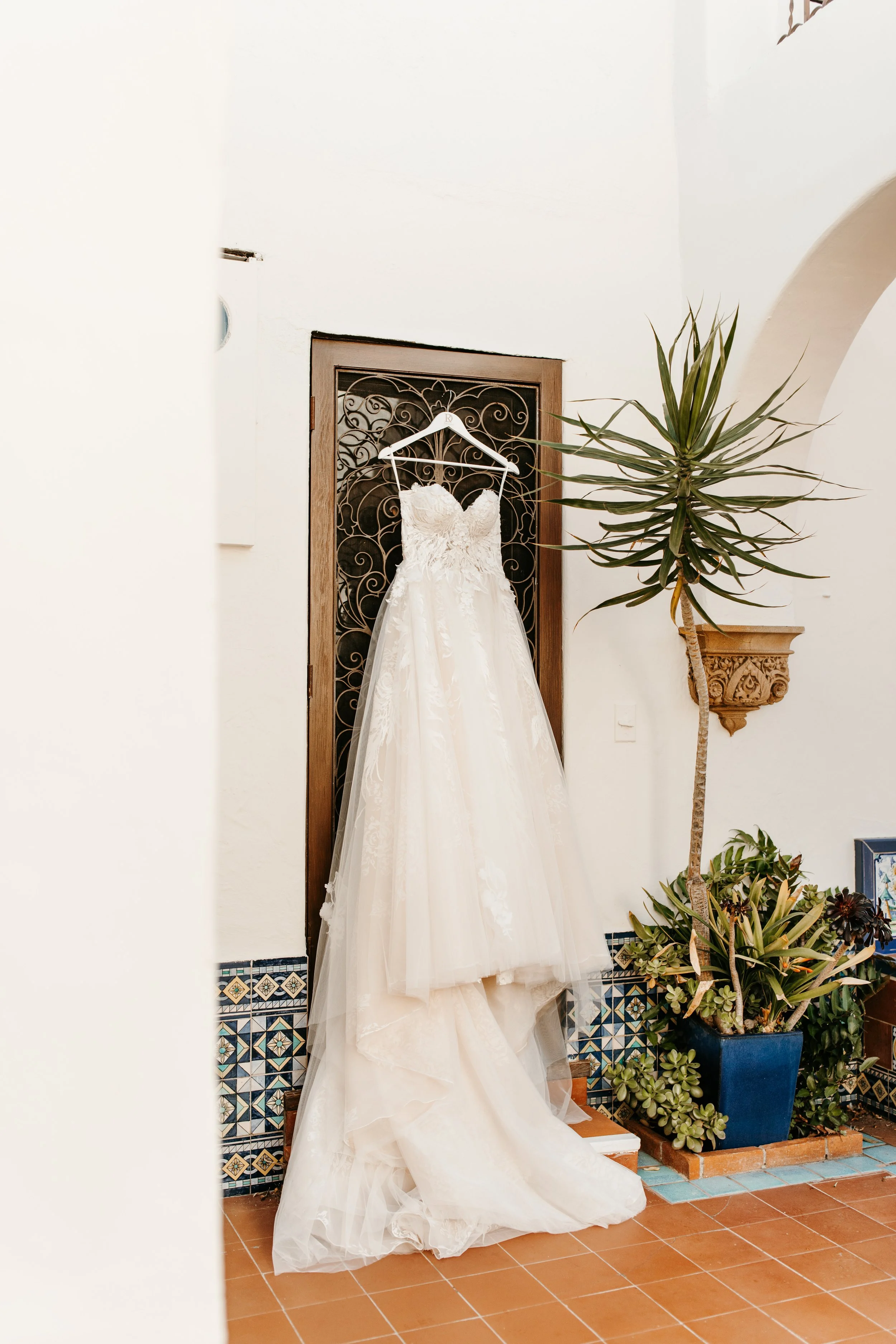 DanielleChristinePhotography_ELI_DAV_gettingready-130.jpg