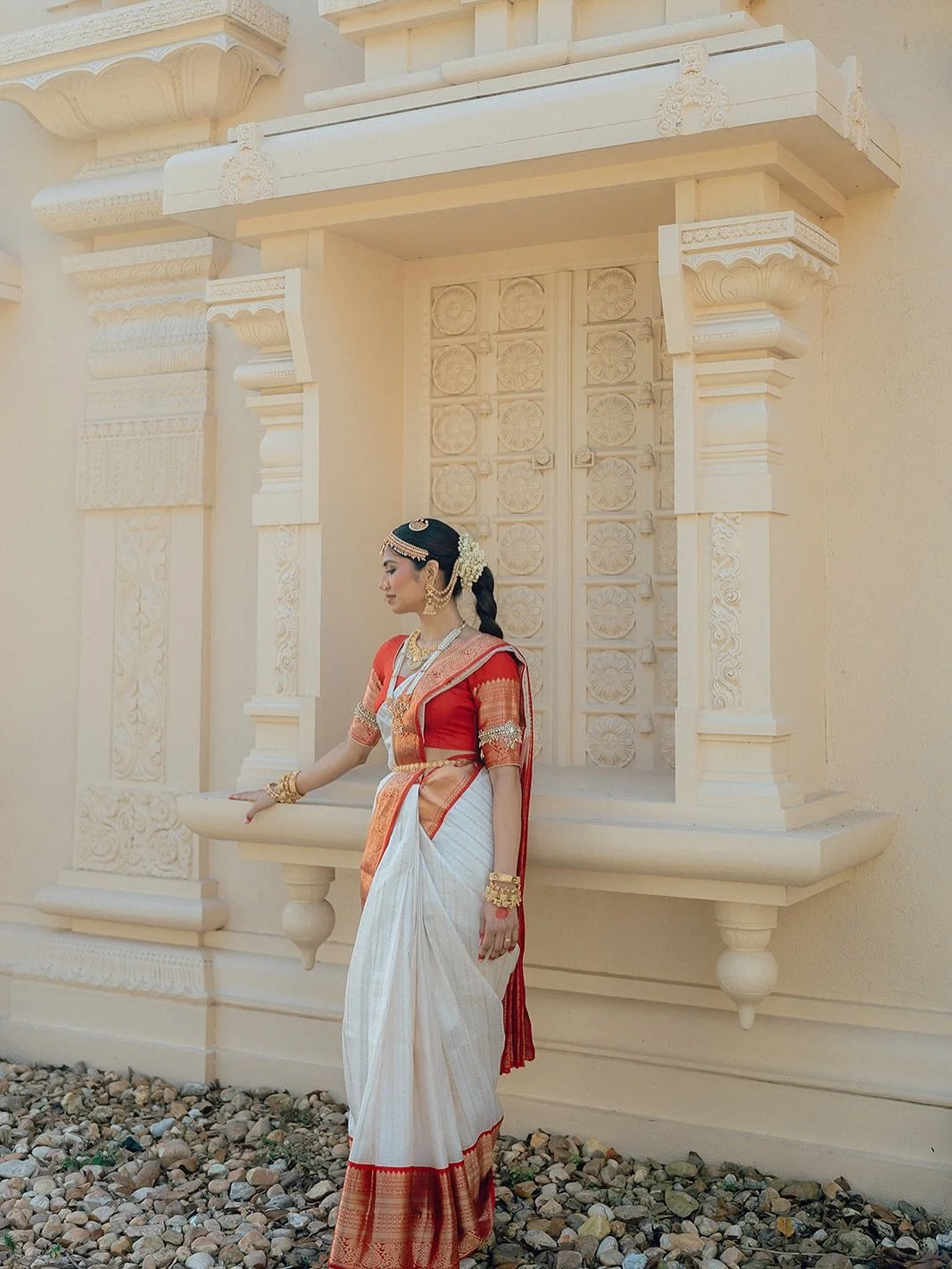 ✨ S I M A ✨
These pictures have us in an absolute chokehold. We’re OBSESSED!
Bride: @livingfreely
Photographer: @eshantrajuphotography
Planner: @bigguavaevents
#beautymarked #flmua #tampua #mua #flmakeupartist #tampamakeupartist #bridalmakeu