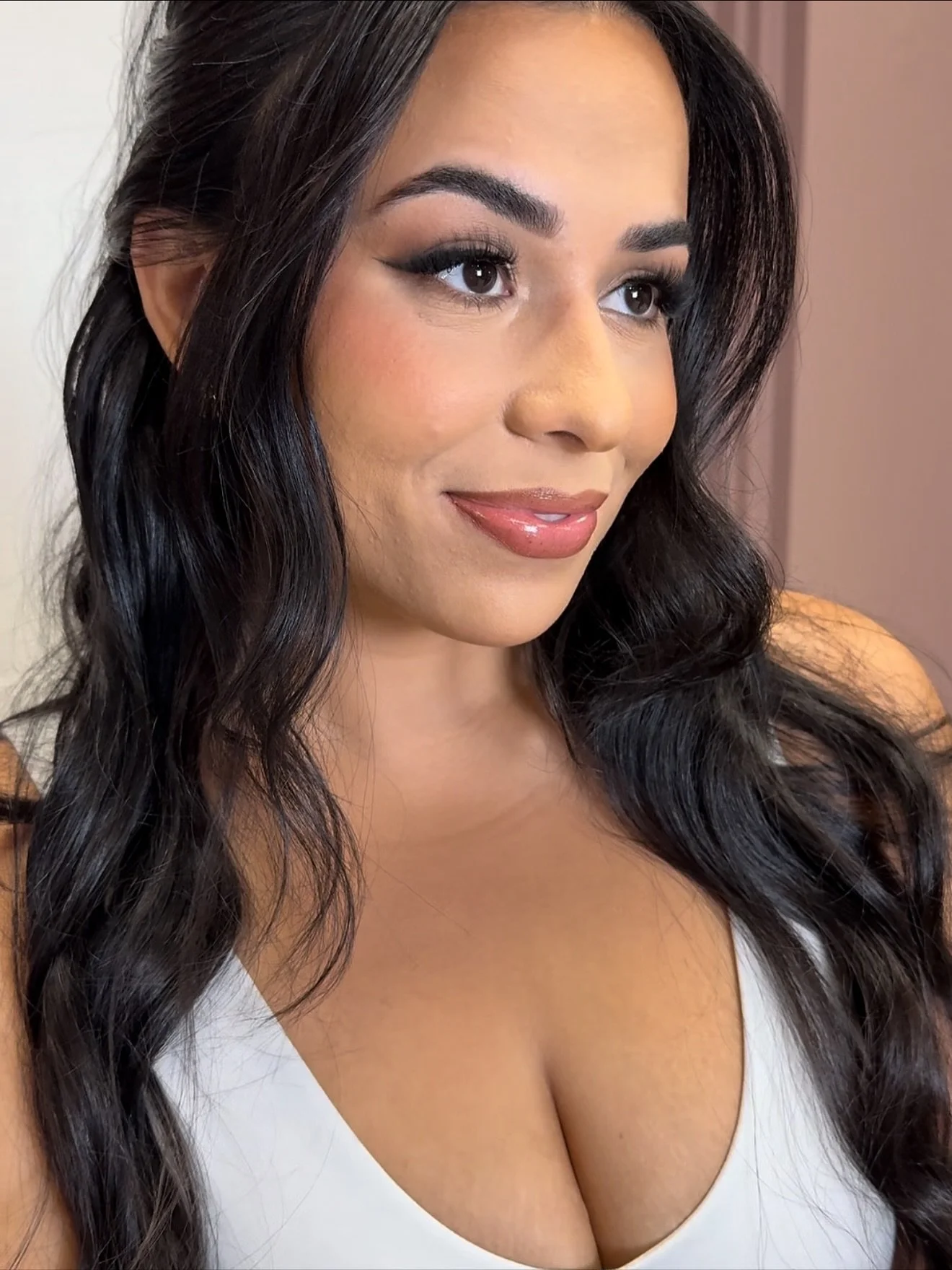 Trial vs wedding day 🤩 Amanda was pure perfection on both days!

 #beautymarkedbabes #beautymarkedbrides #beautymarked #bridalmakeup #bridalmakeupartist #bridalmakeuplook #bridalmakeupideas #bridallooks #bridalmakeupgoals #bridalhair #weddingmua #sw