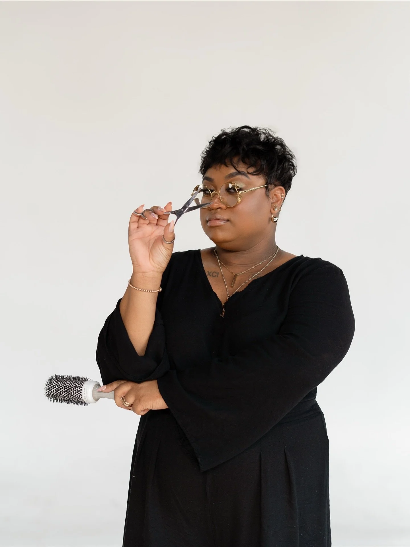 ✨MEET BRANDY ✨ 

One of our top Bridal Hair Specialists! 
She has been in the Beauty / Wedding industry for over 5 years. Brandy loves working weddings alongside our many talented hairstylists and makeup artists and turning  precious moments into mem