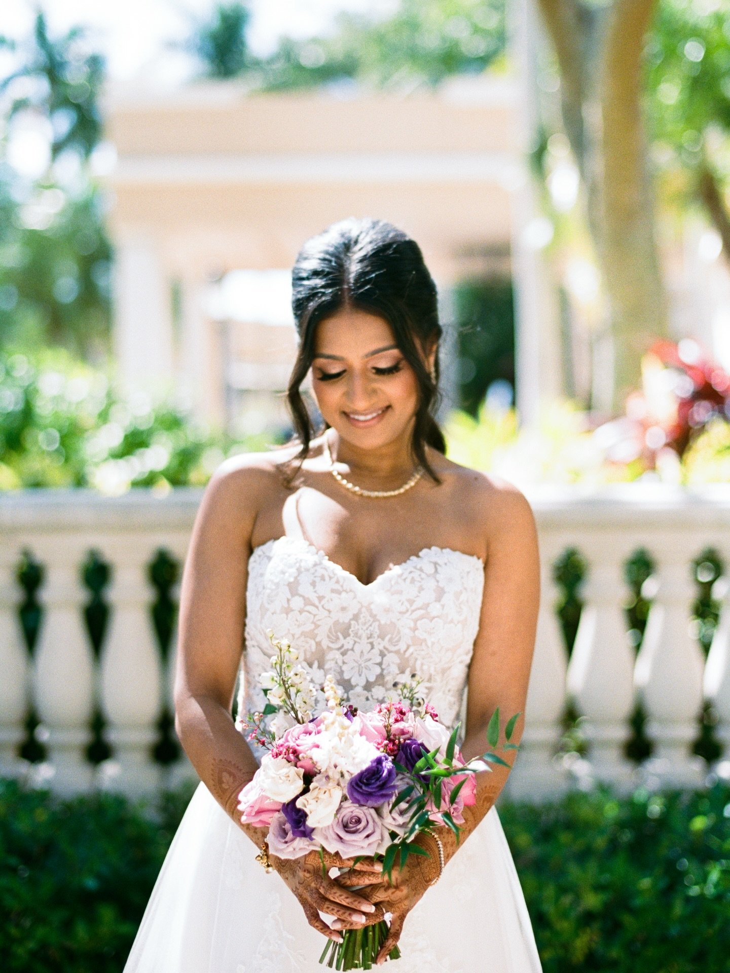 Gorgeousbride Payal and her western look😍

Photo by @everencephotography
 #beautymarked #beautymarkedbabes #beautymarkedbrides #flmua #tampua #mua #flmakeupartist #tampamakeupartist #octoberwedding #bridalmakeup #flwedding #weddingmakeup #bridal #fl