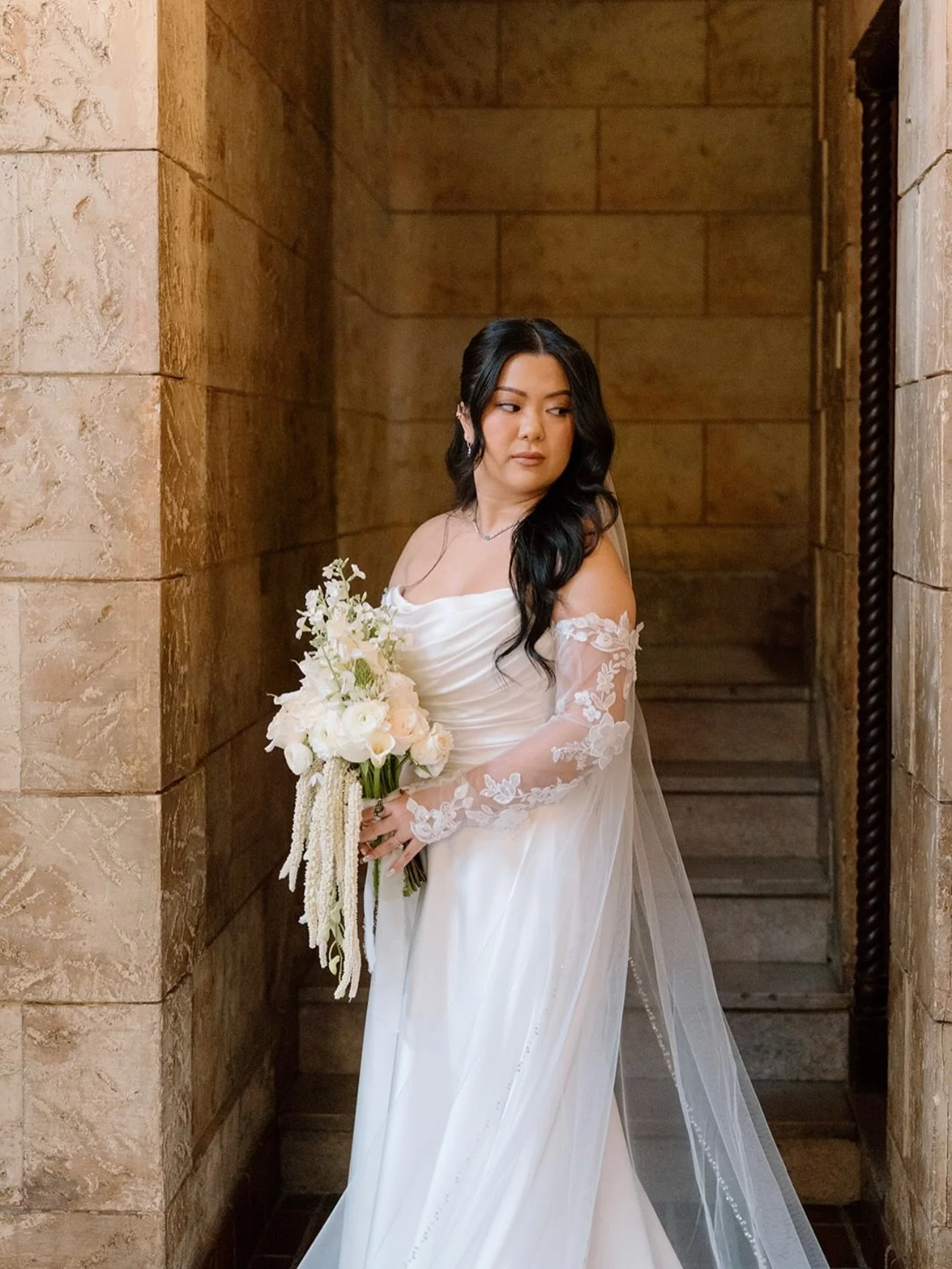 There&rsquo;s no bride quite like a Beauty Marked bride. If you know, you know, and this goddess is no exception to that rule. Look at these beautiful images captured by (@m.a.s.memories) of her full bridal look.

The Team: 
Planner | @blushbbg
Venue