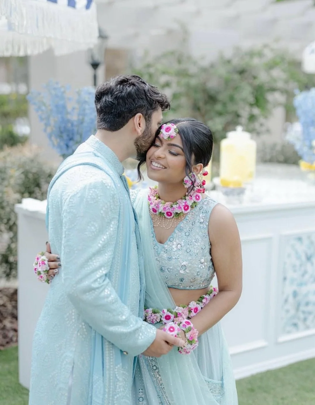 Sunshine, florals, and a flawless bridal glow. 💫 We are still dreaming about this gorgeous Tampa wedding. 

Swipe through to see little glimpses of this beauty enjoying her vision brought to life by this incredible line up: 

✨ The Dream Team ✨
Plan