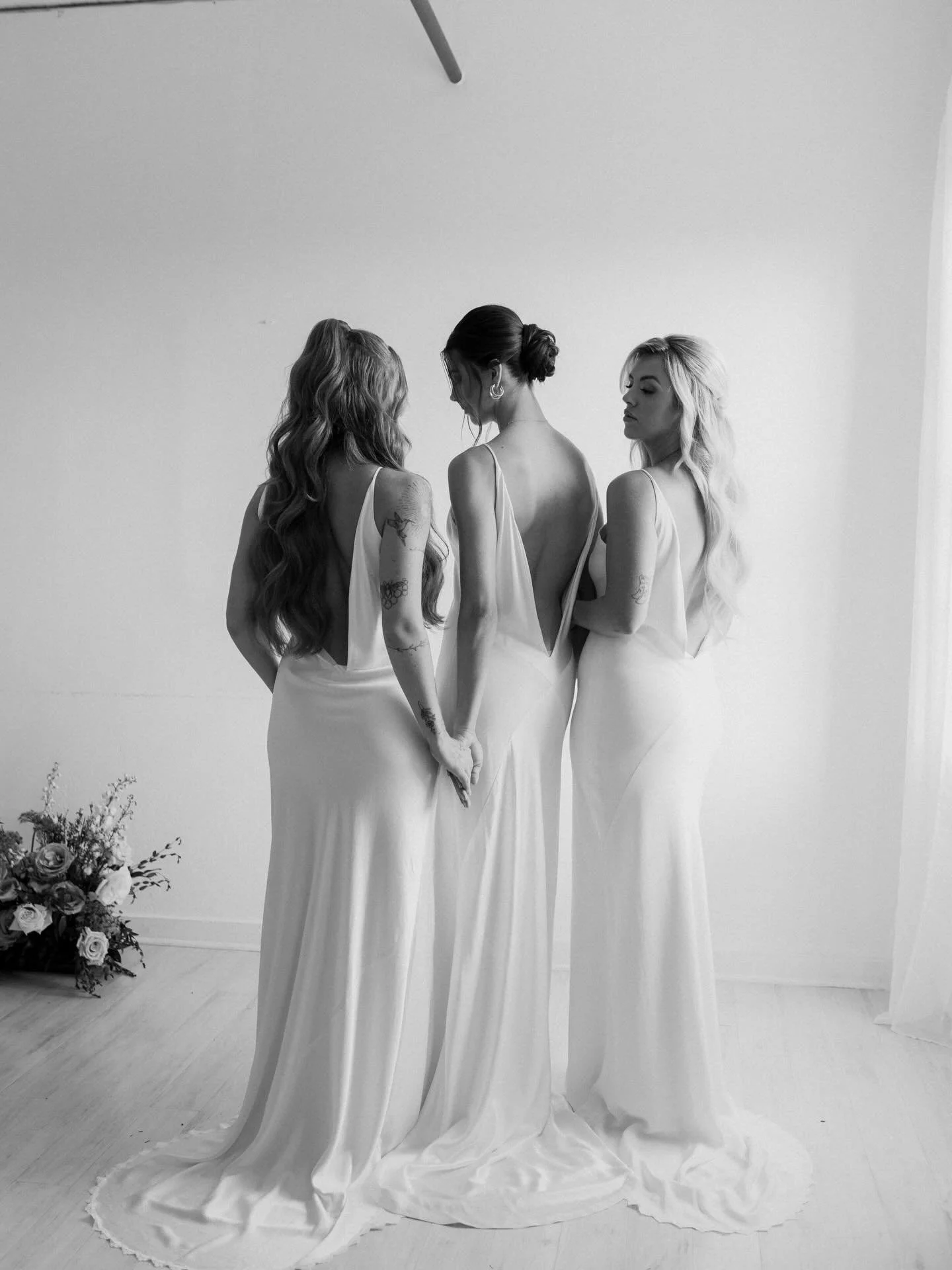 One dress, three different looks.
From soft waves to sleek styles - which one feels like you?

Styled Shoot Curator: @beautymarkedfl @crystaljosephbeauty 
Photo: @brittanymelissa.photo 
Bridal Gowns: @elliotjamesbridal 
Florals: @frameandflora 

#bea