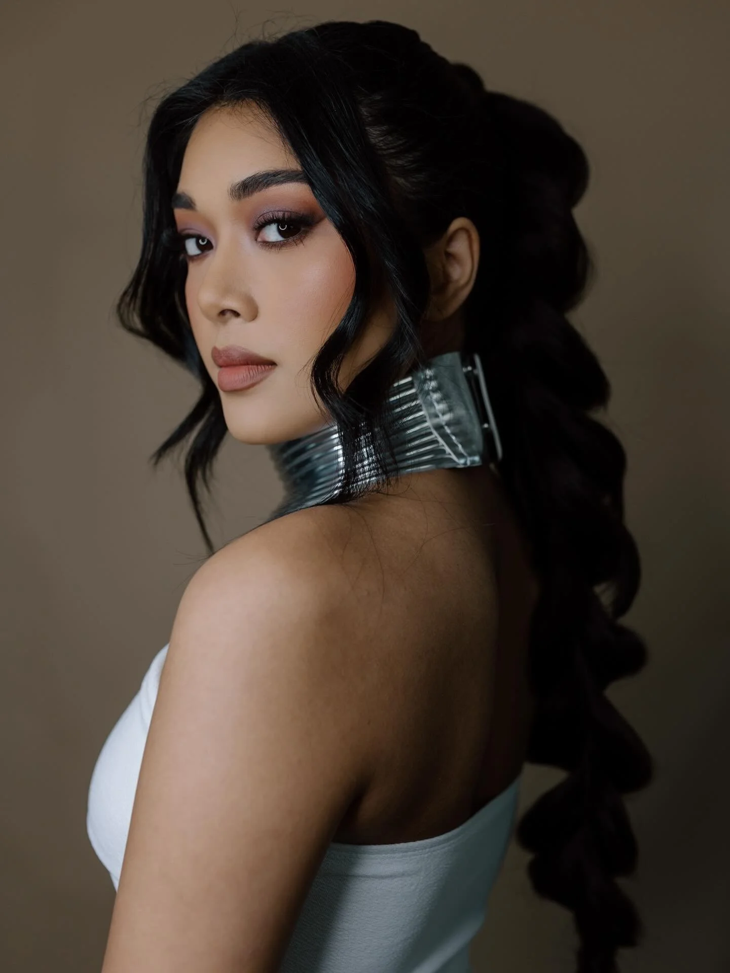 A moment for the braid!
For those ready to try something new on their special day🤍

Styled Shoot Creator: @crystaljosephbeauty
Photographer: @brittanymelissa.photo
Model: @shrinidhi_k
Glam: @beautymarkedfl @karenivelissebeauty @visualeyesbycass
Stud